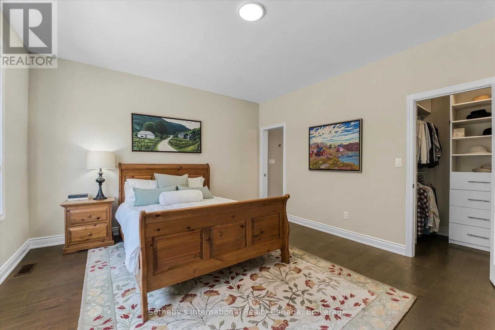4 EMERSON MEWS