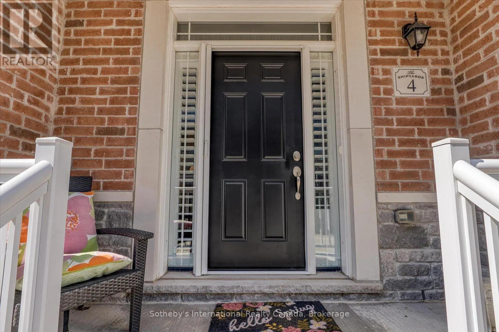 4 EMERSON MEWS