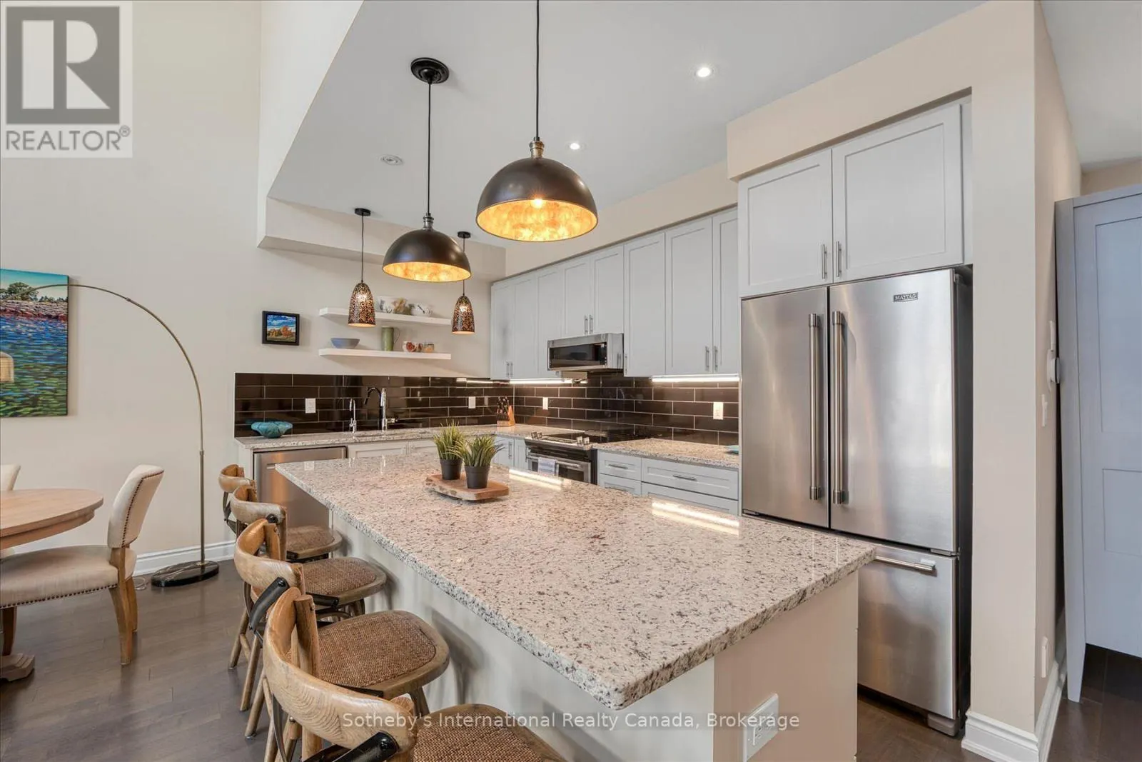 4 EMERSON MEWS