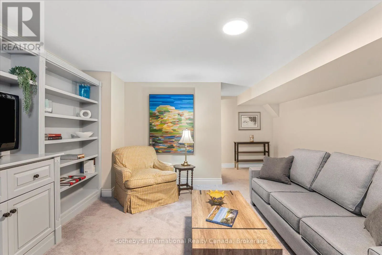 4 EMERSON MEWS