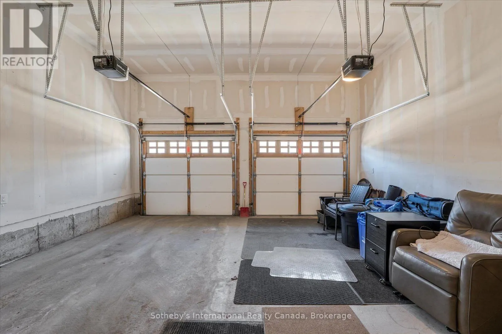 4 EMERSON MEWS
