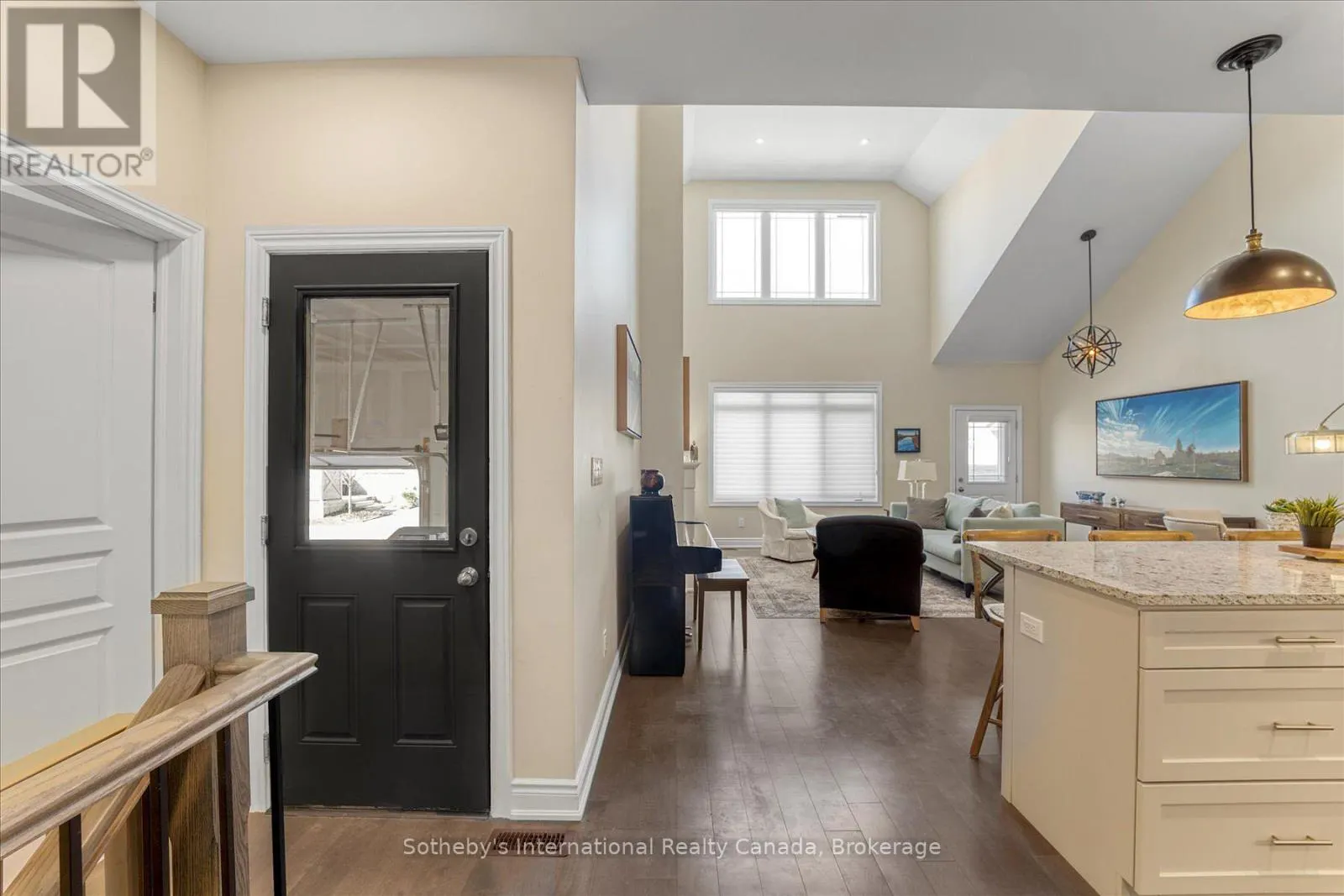4 EMERSON MEWS