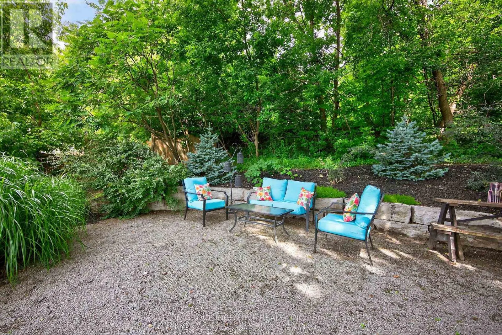 1084 HARBOURVIEW DRIVE