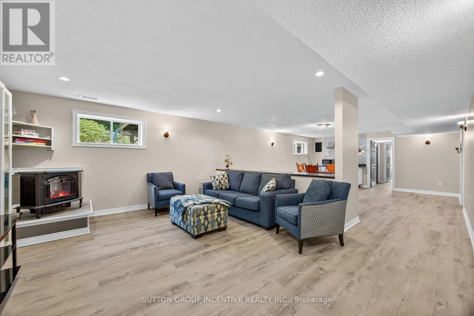 1084 HARBOURVIEW DRIVE