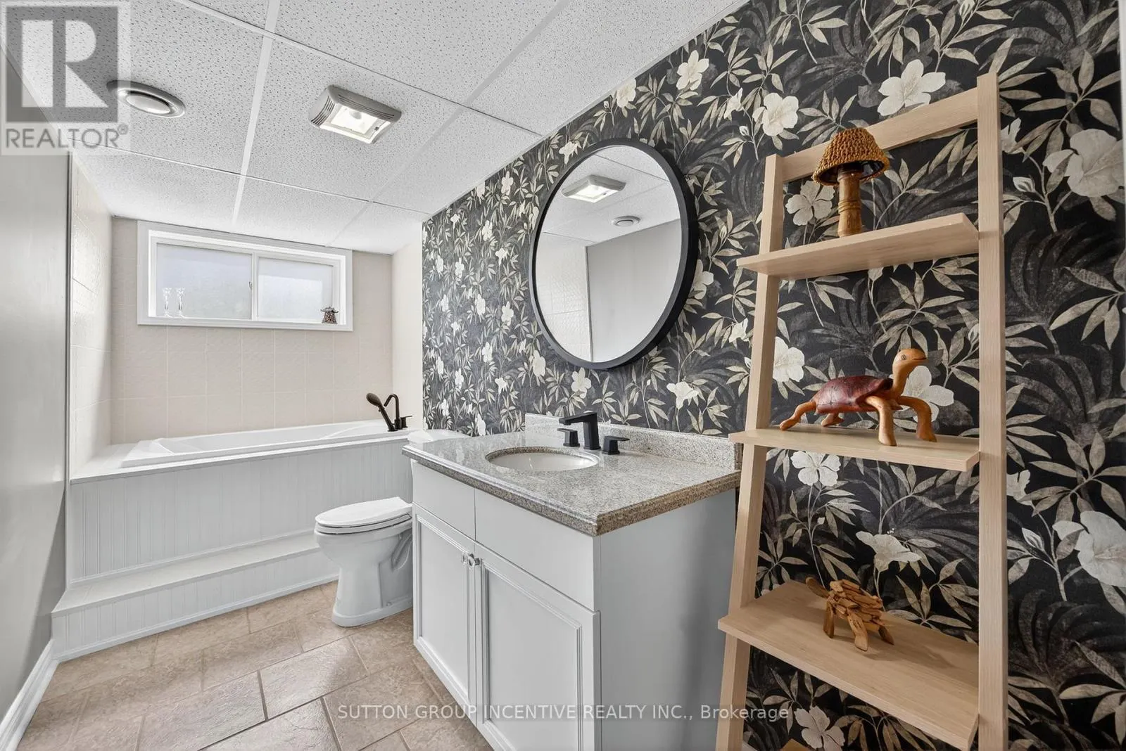 1084 HARBOURVIEW DRIVE