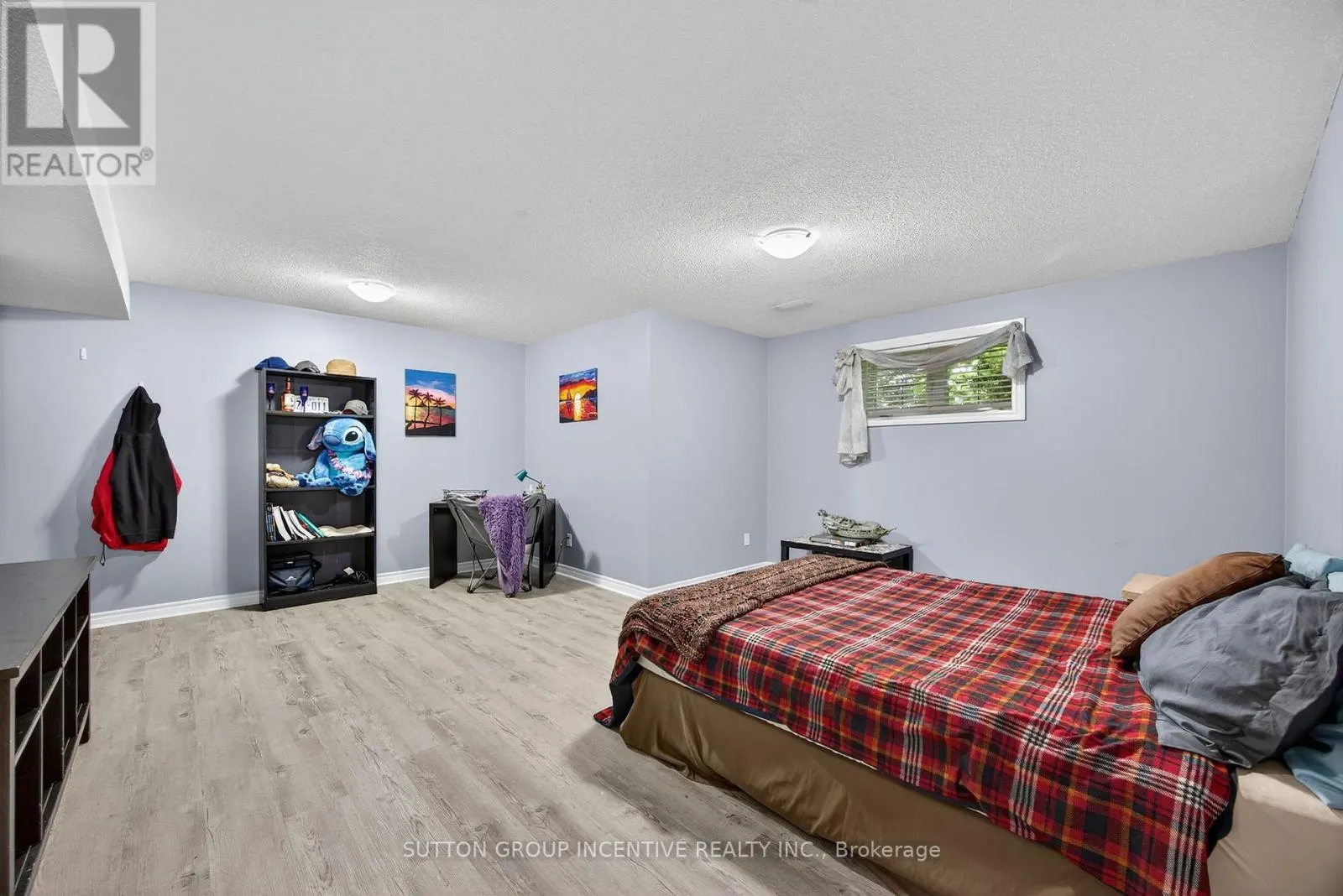 1084 HARBOURVIEW DRIVE