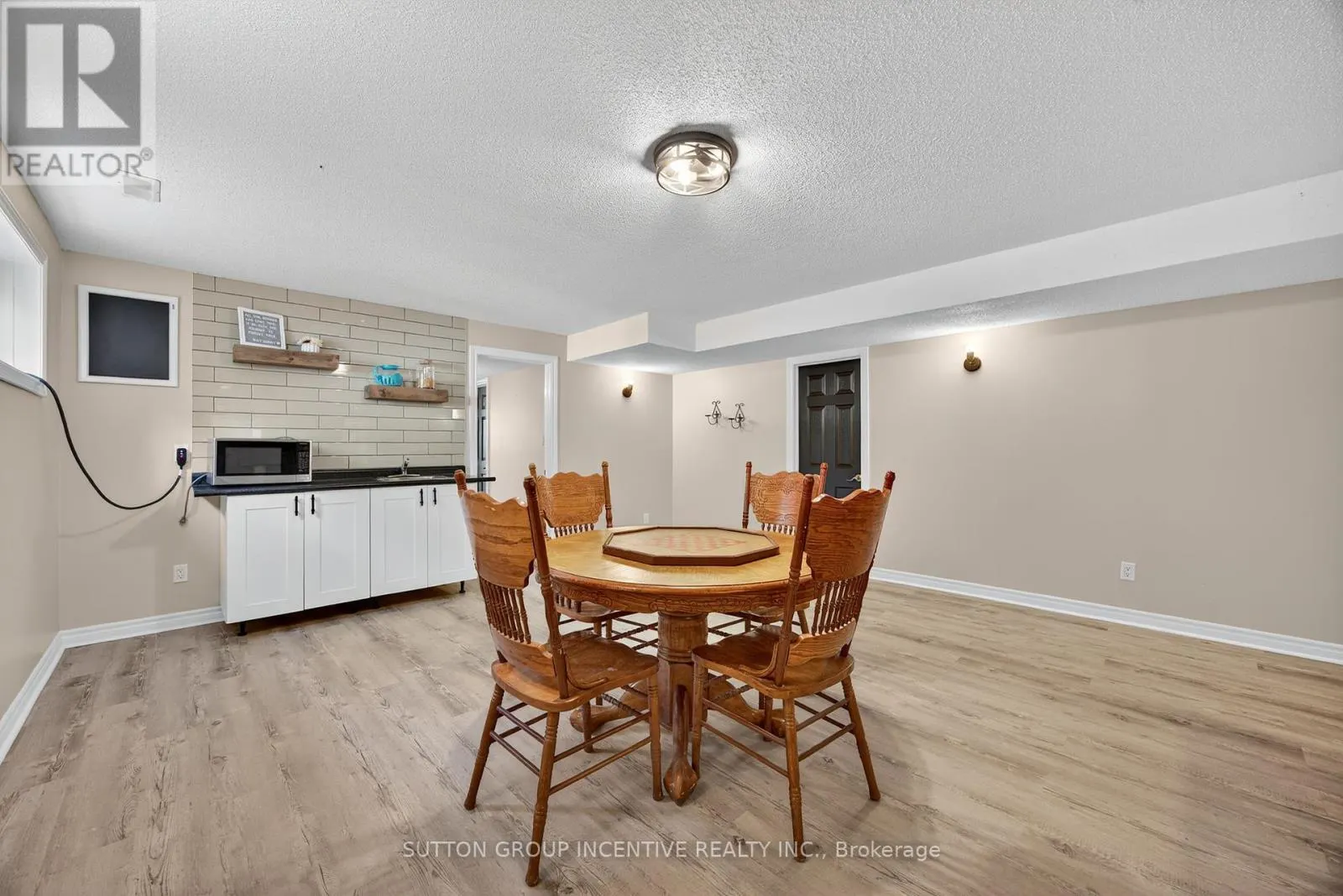 1084 HARBOURVIEW DRIVE