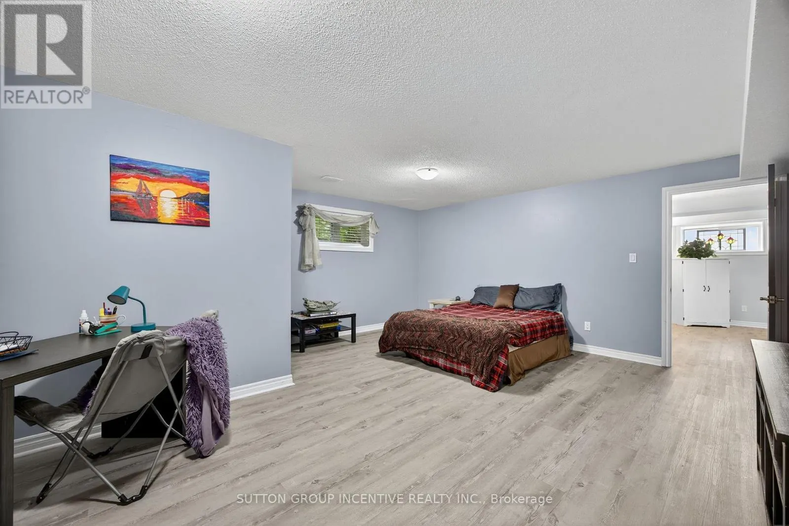 1084 HARBOURVIEW DRIVE