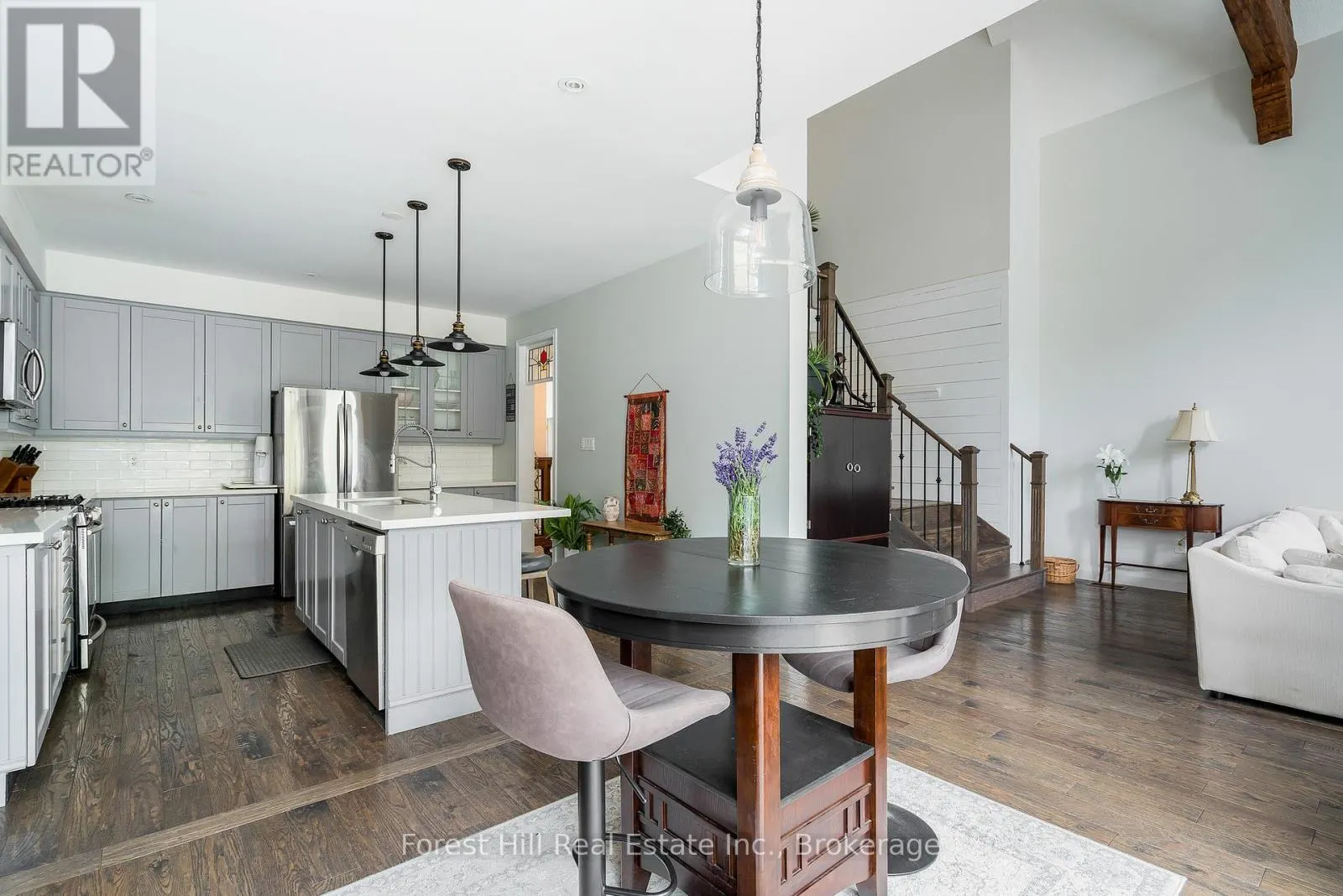 62 SILVER CRESCENT