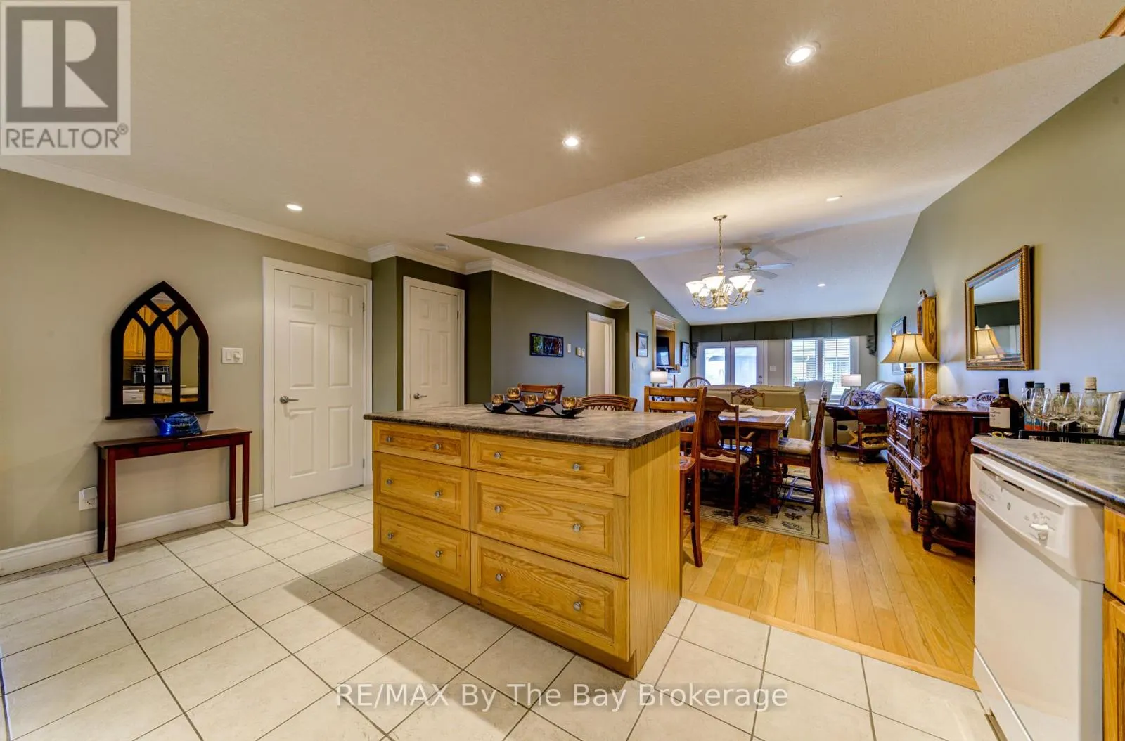 122 MEADOW LANE