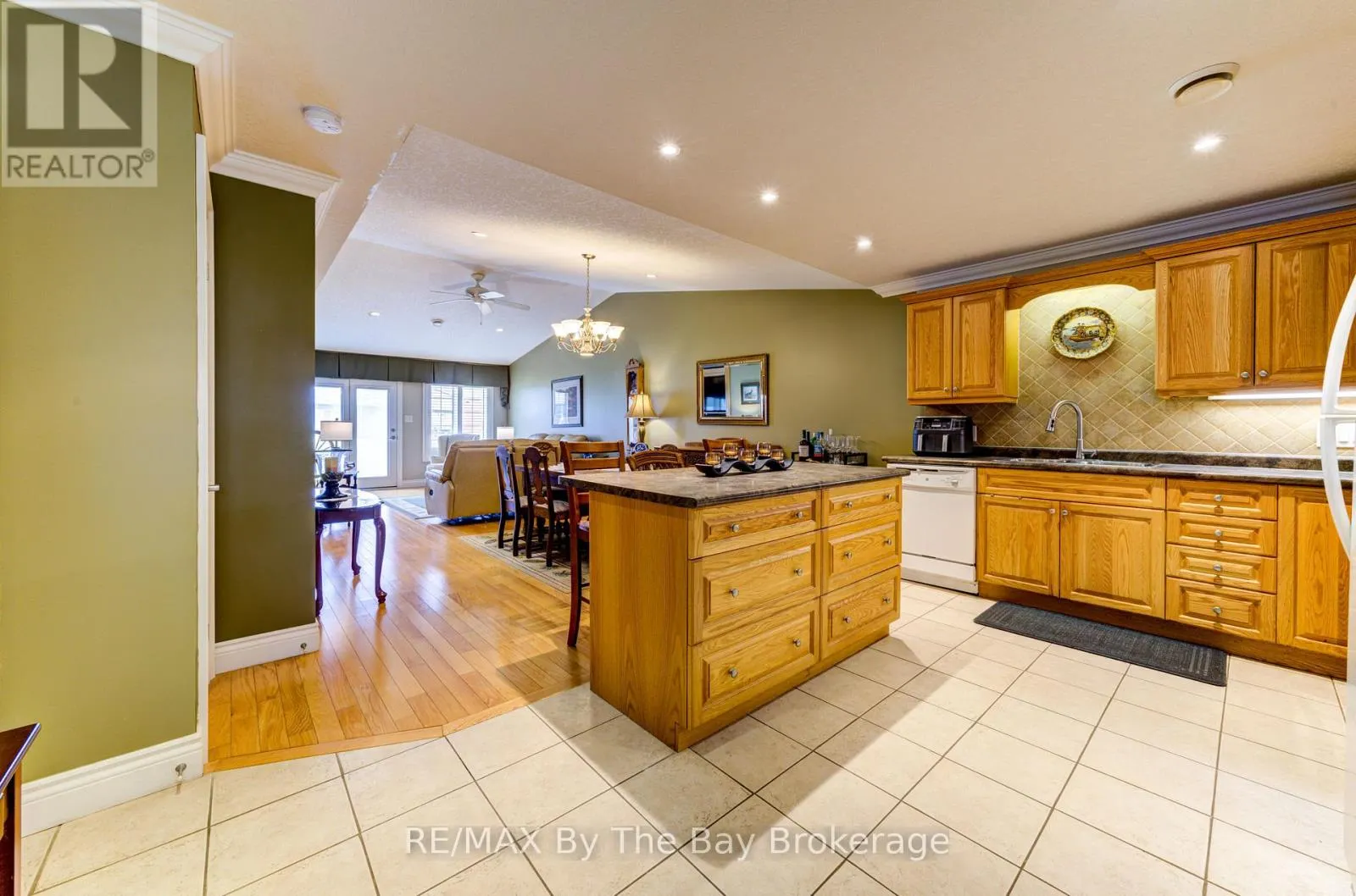 122 MEADOW LANE