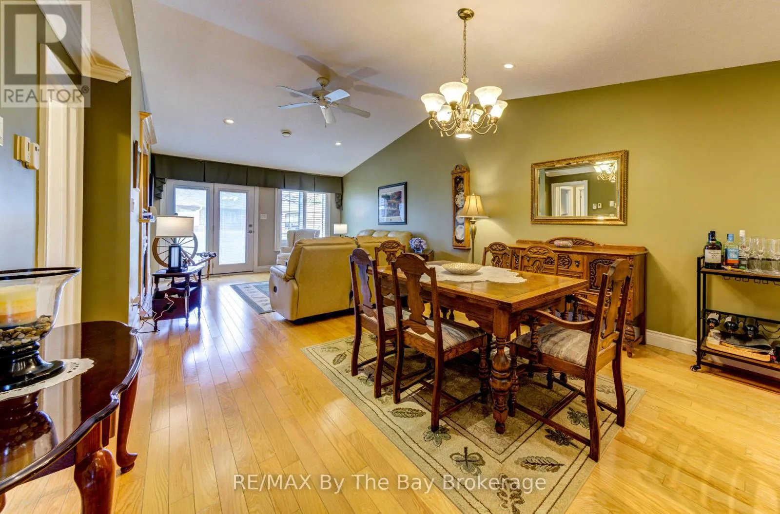 122 MEADOW LANE