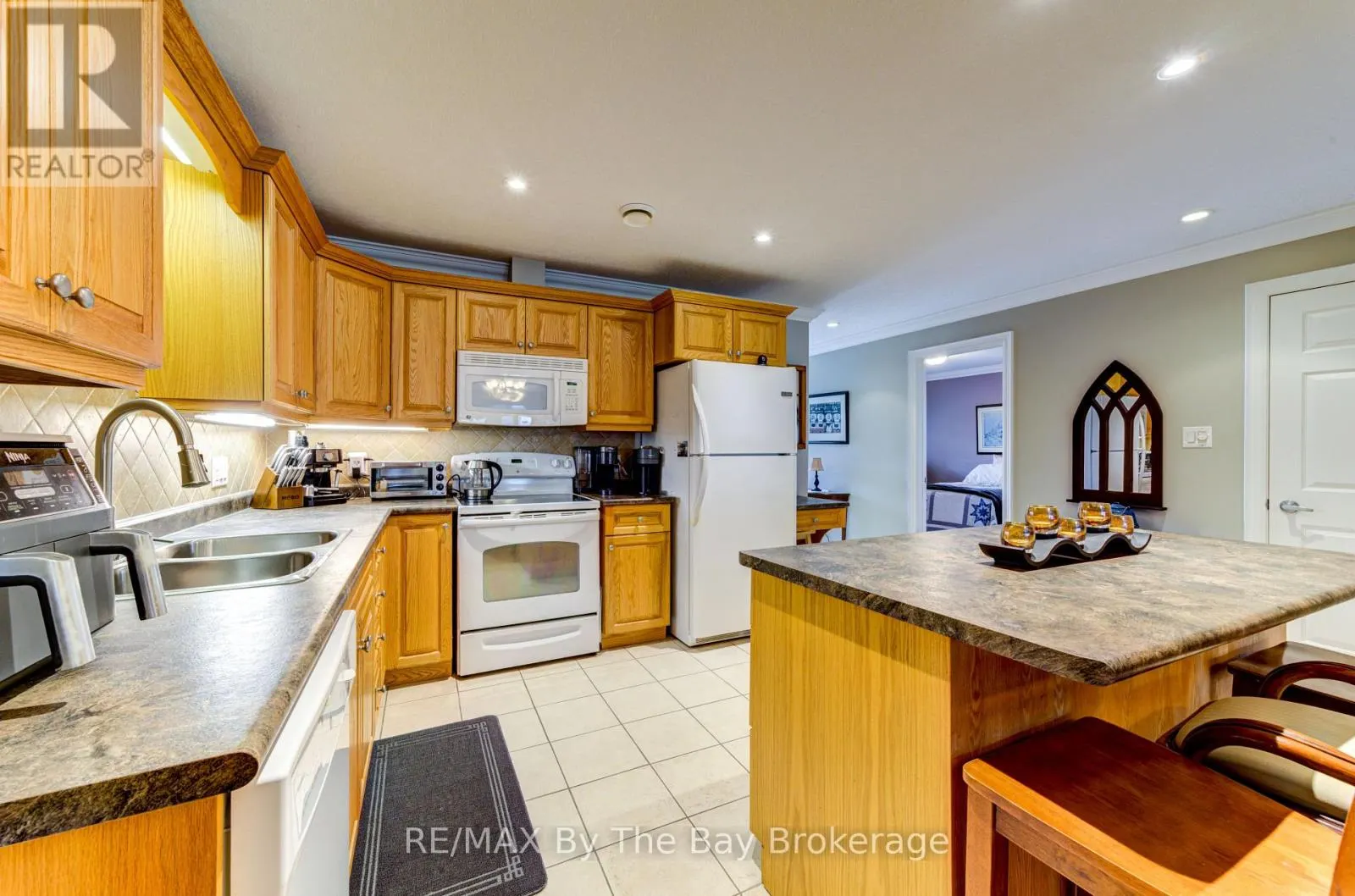 122 MEADOW LANE