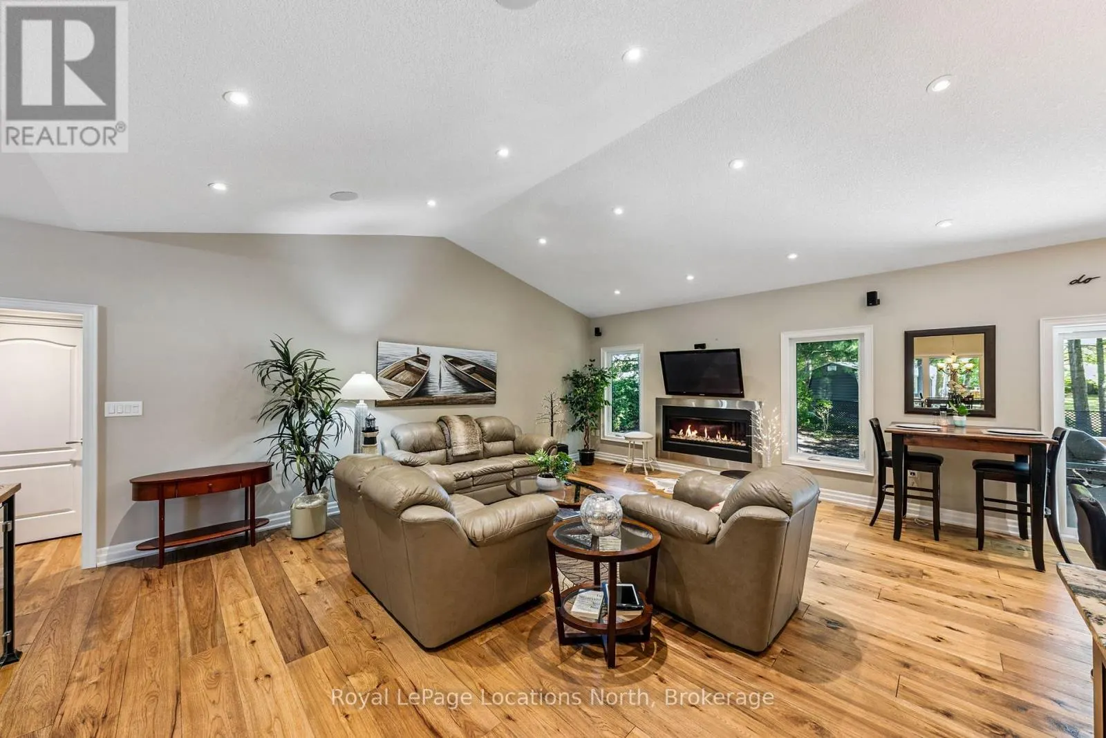 77 KNOX ROAD W