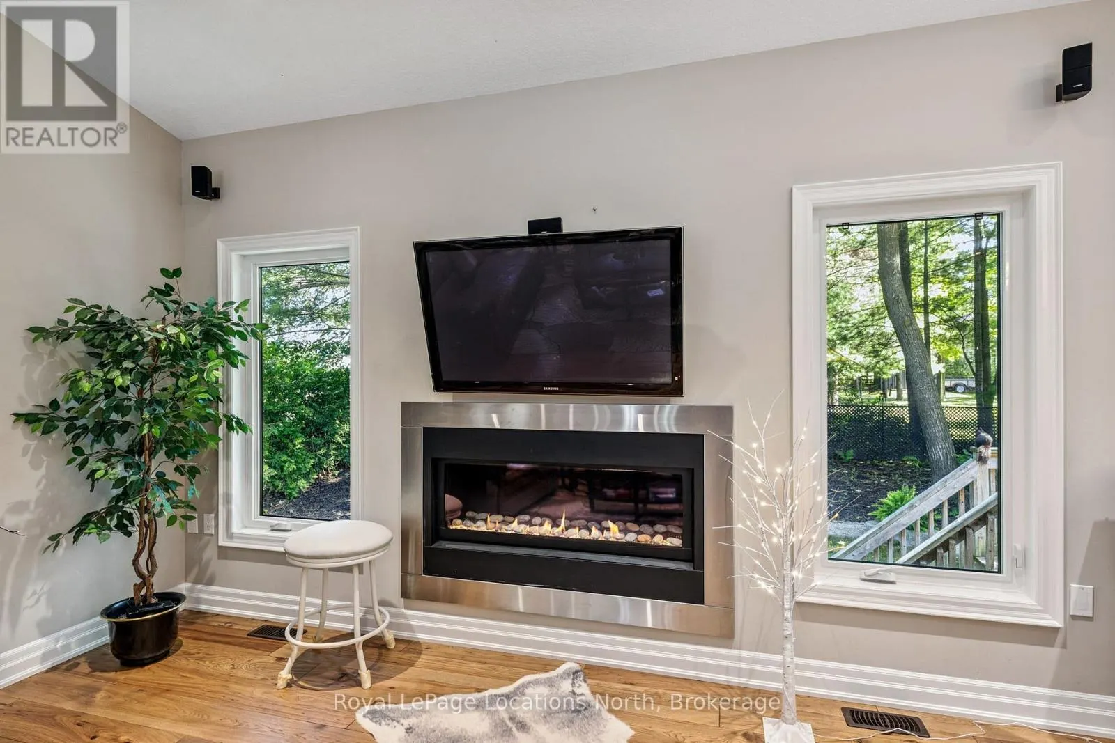77 KNOX ROAD W