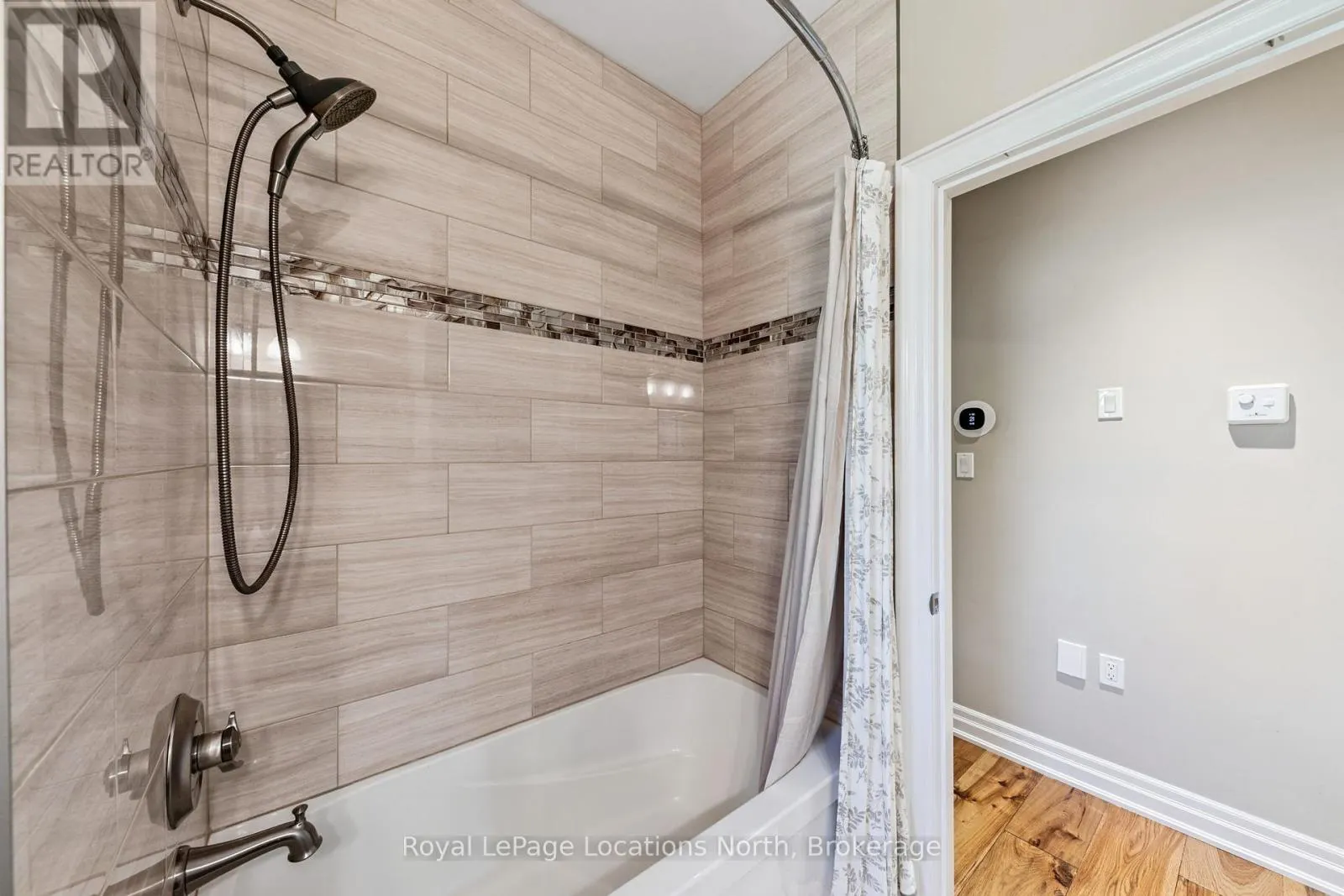 77 KNOX ROAD W