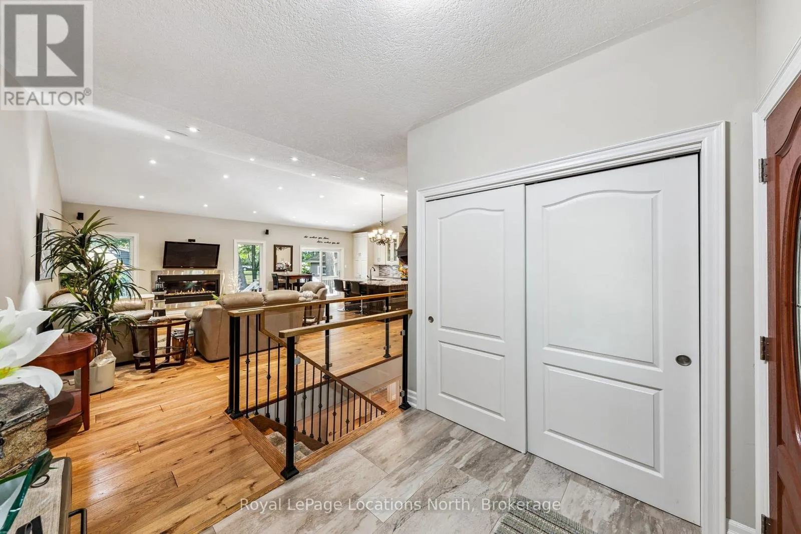 77 KNOX ROAD W