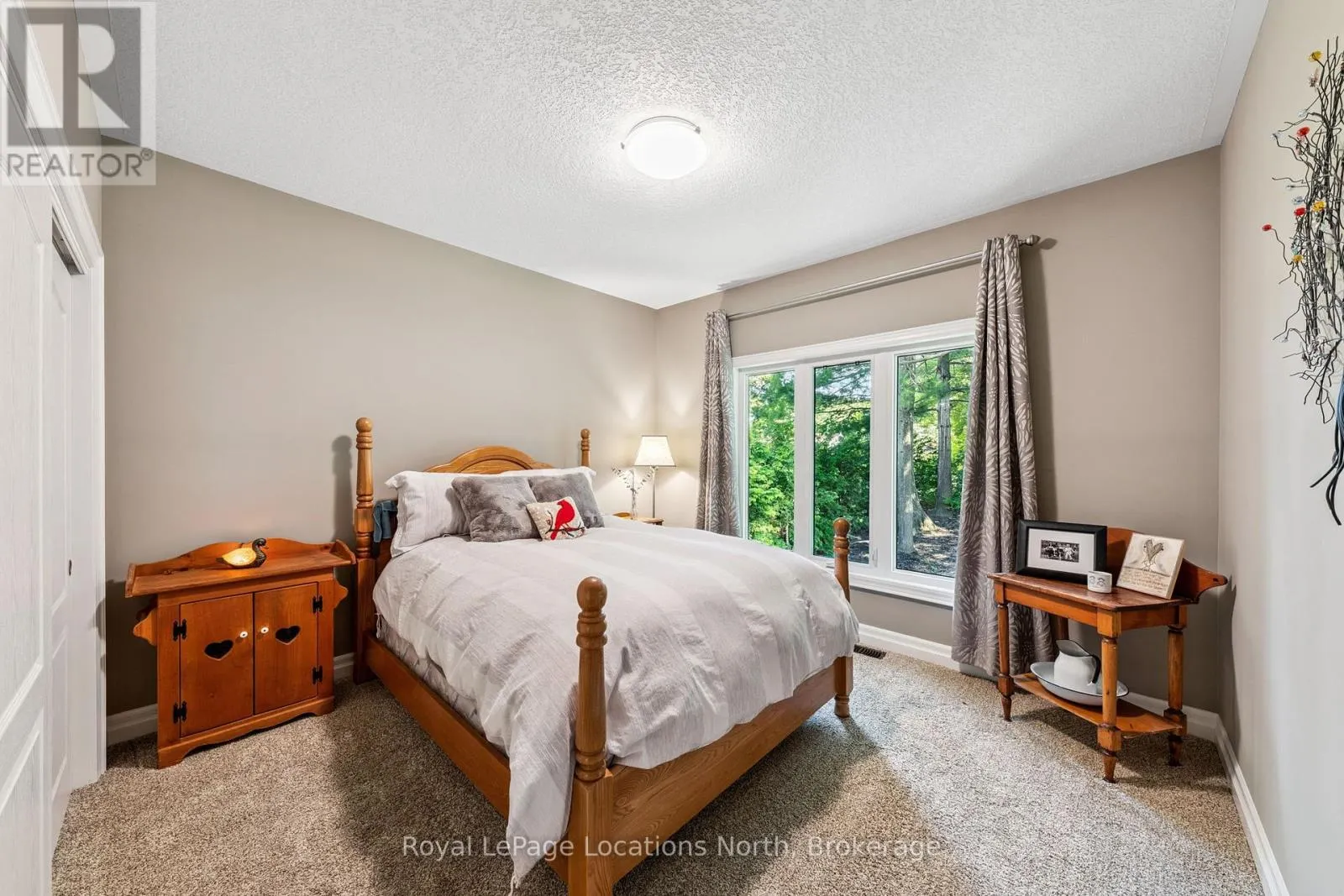 77 KNOX ROAD W