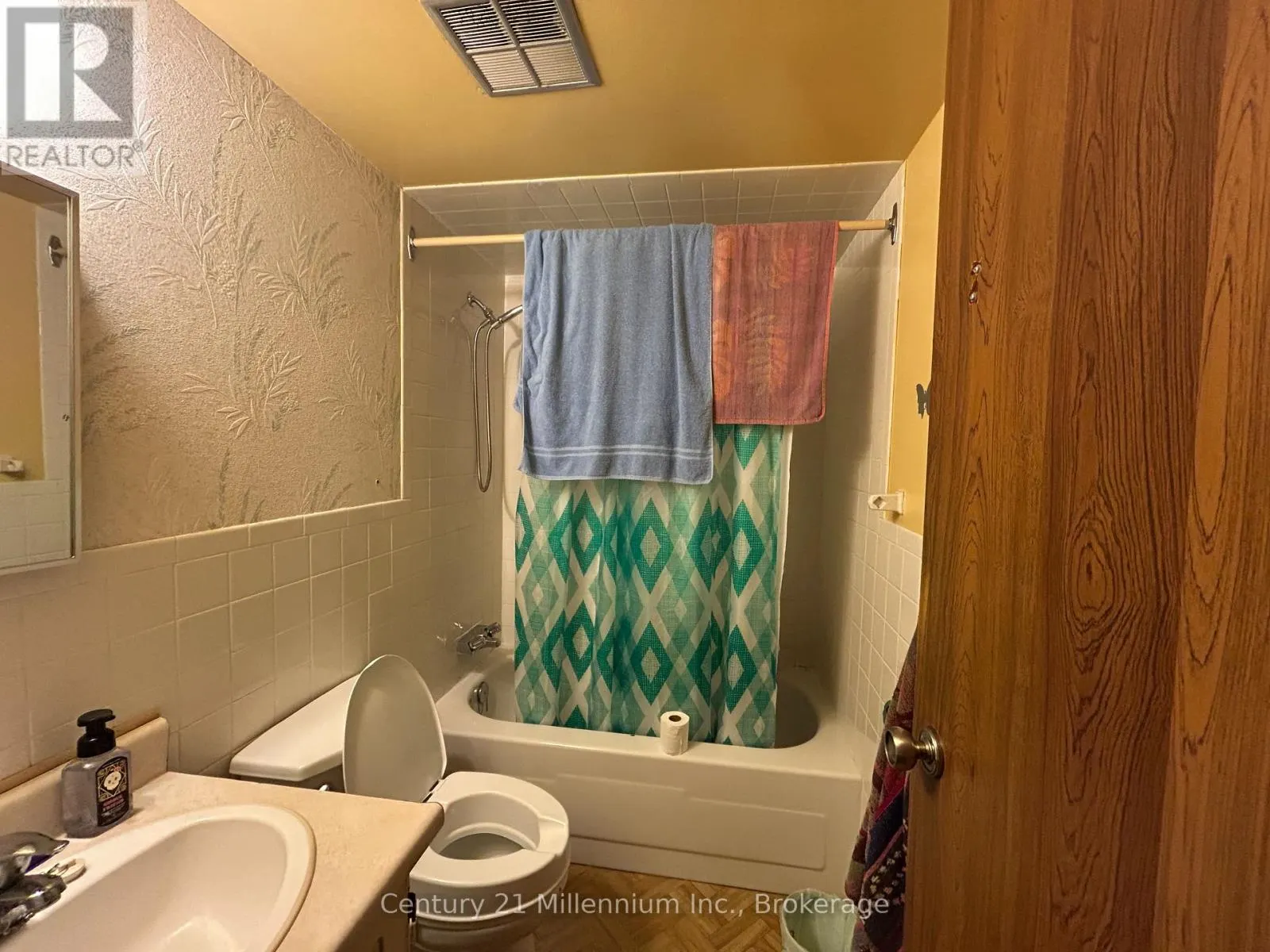 202 - 460 ONTARIO STREET, #202