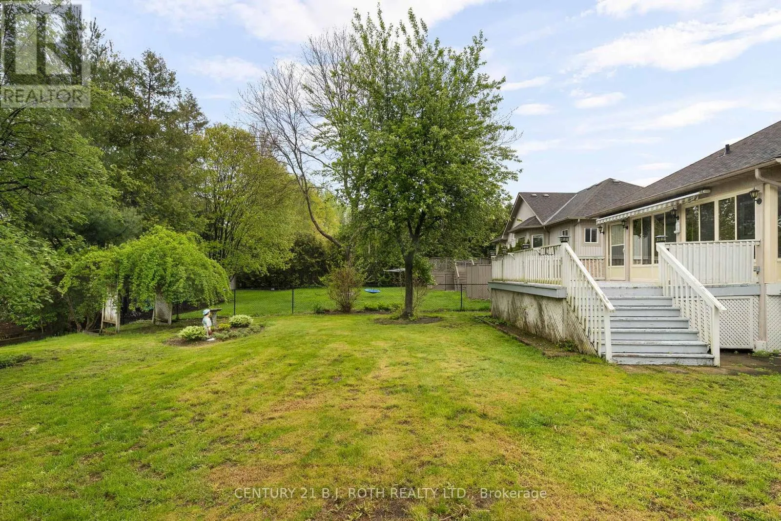 7 TRAILWOOD PLACE