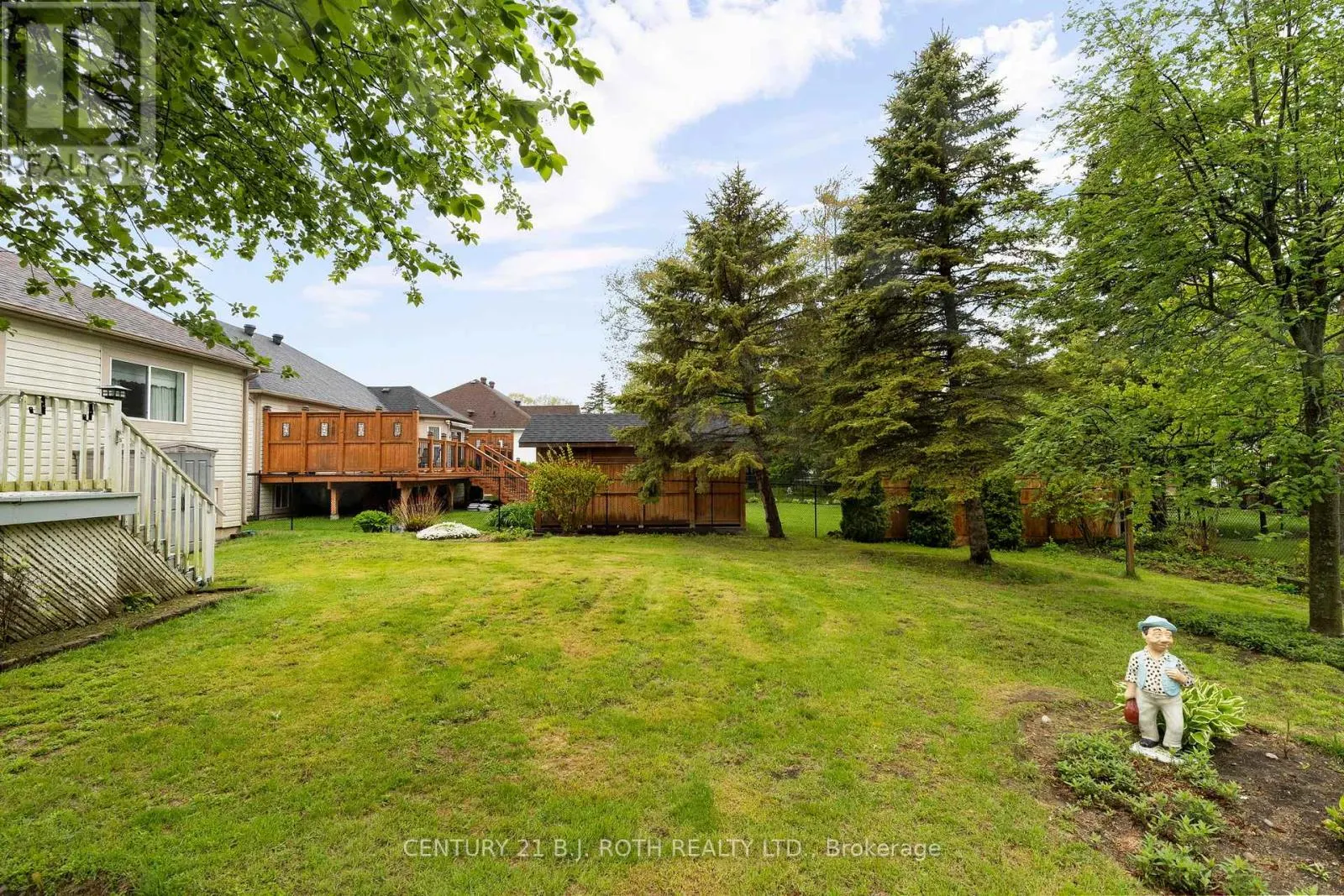 7 TRAILWOOD PLACE