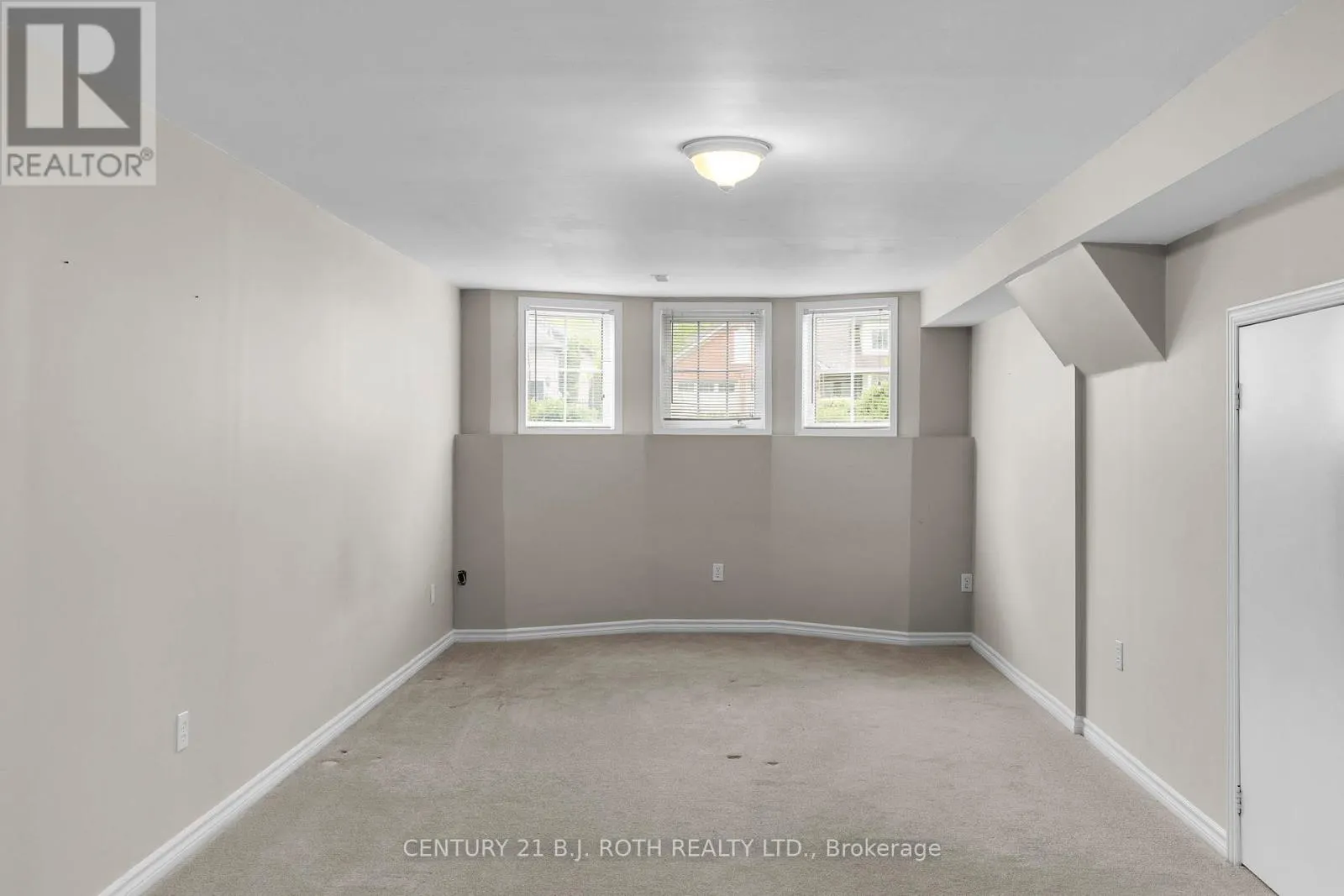 7 TRAILWOOD PLACE