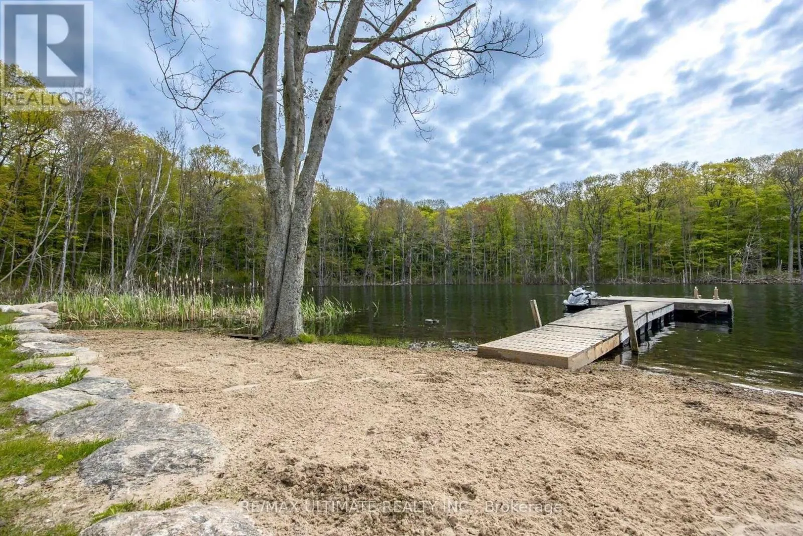 157 FARLAIN LAKE ROAD W
