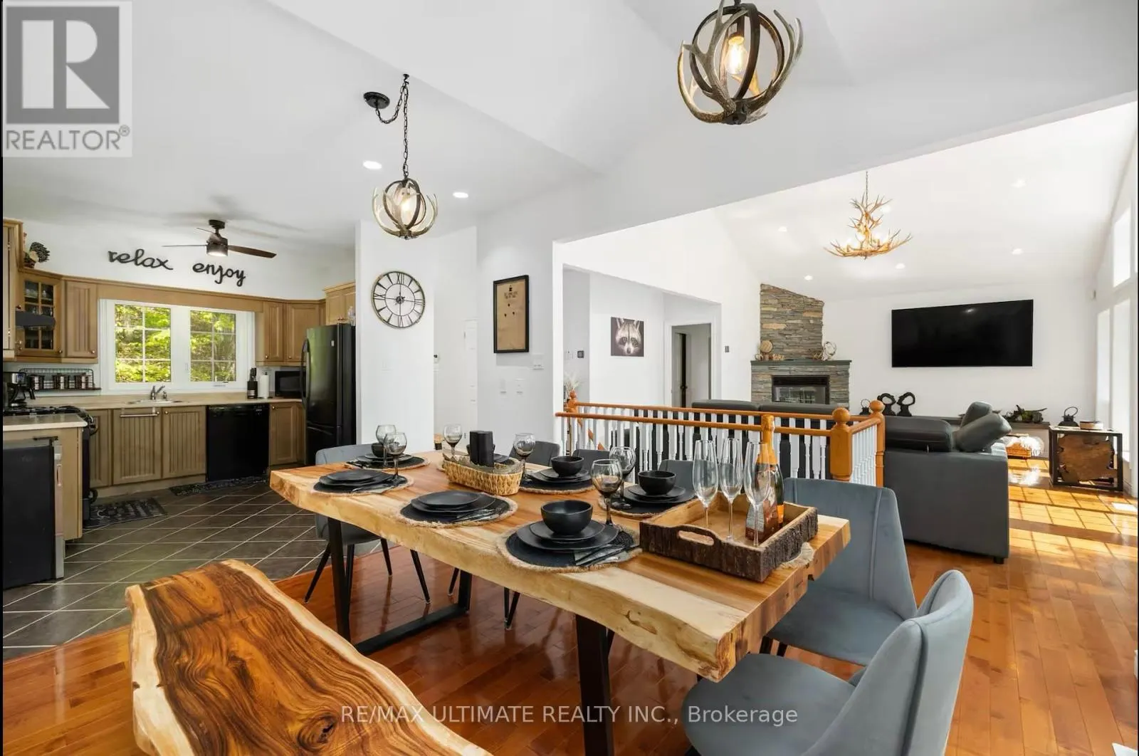 157 FARLAIN LAKE ROAD W