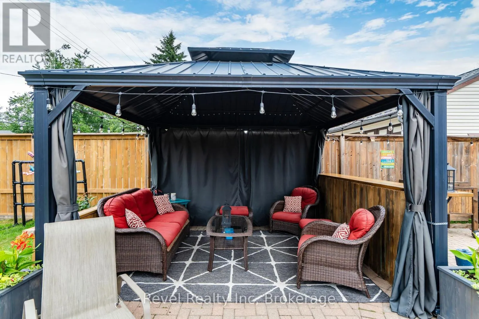 10 JAMIESON CRESCENT