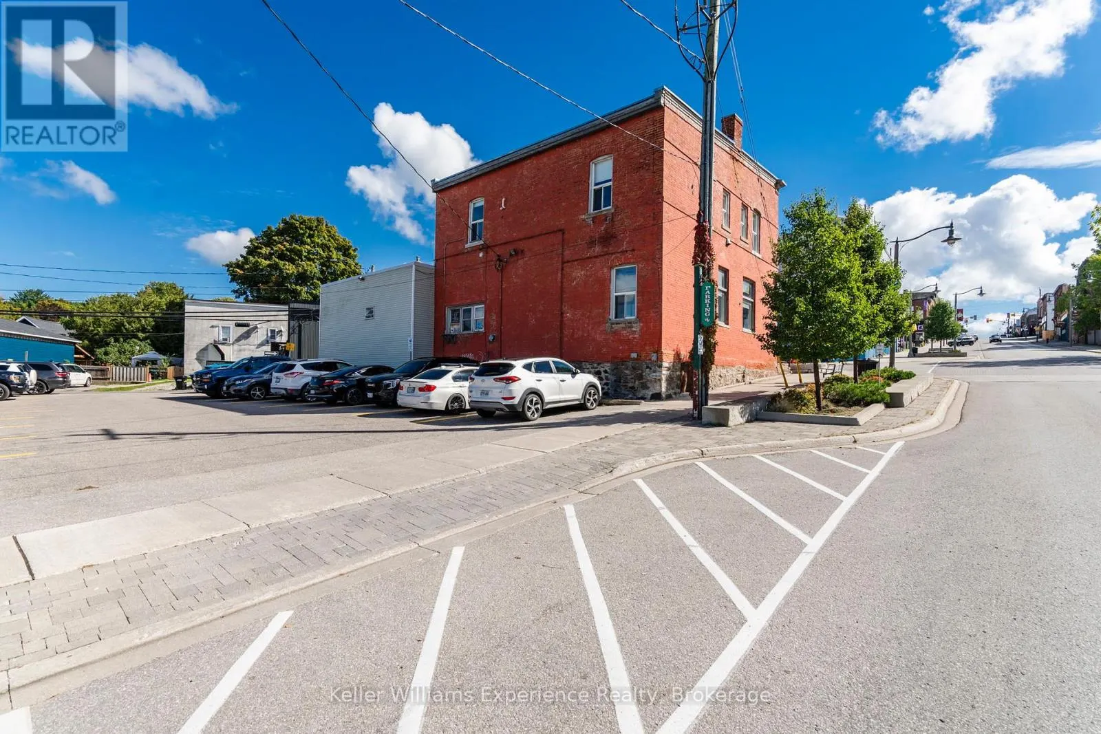 1 SIMCOE STREET