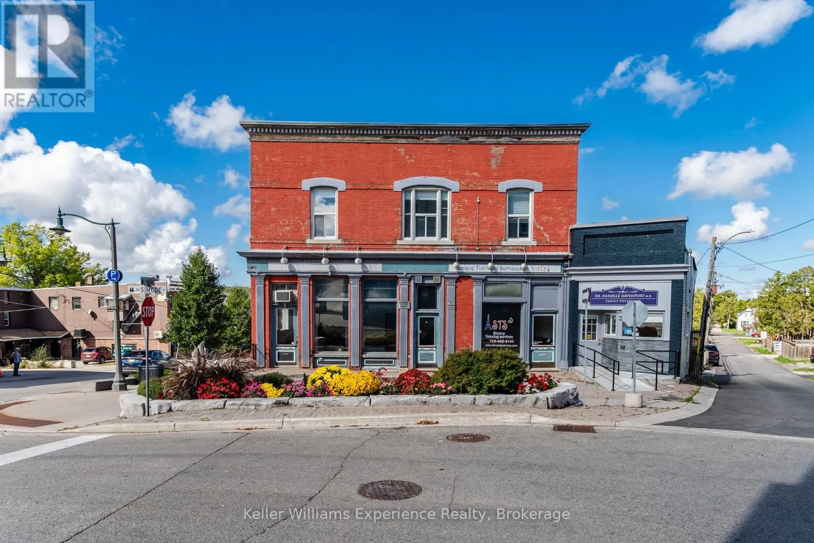 1 SIMCOE STREET