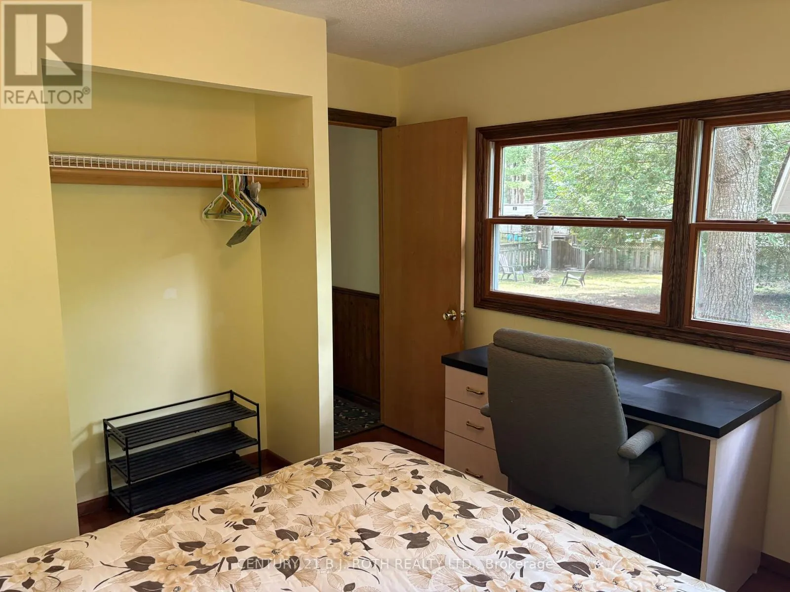 81 - 5216 90 COUNTY ROAD