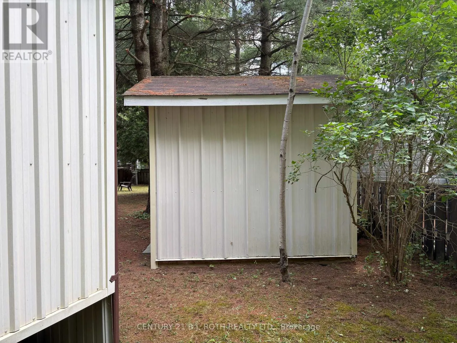 81 - 5216 90 COUNTY ROAD