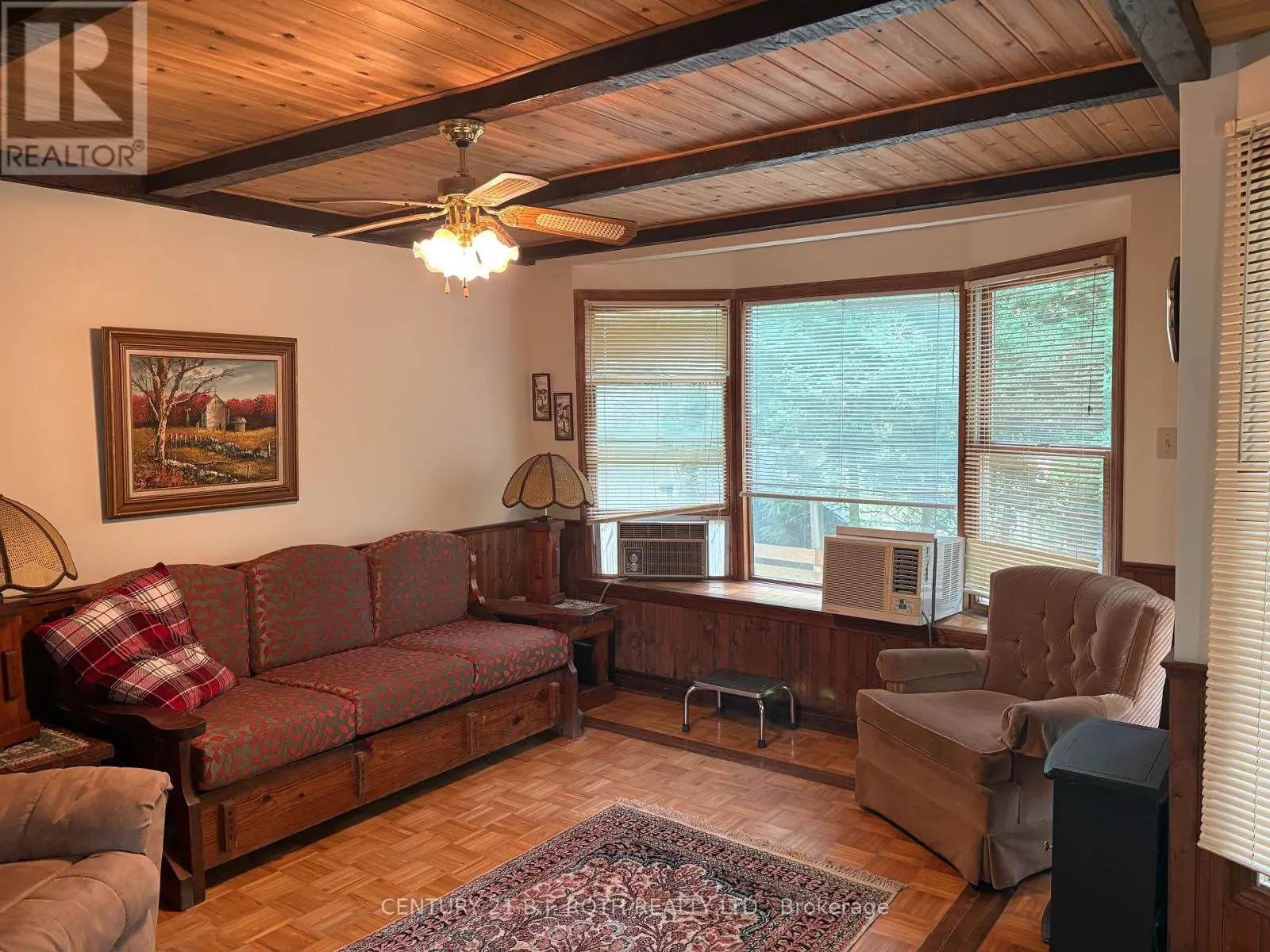 81 - 5216 90 COUNTY ROAD
