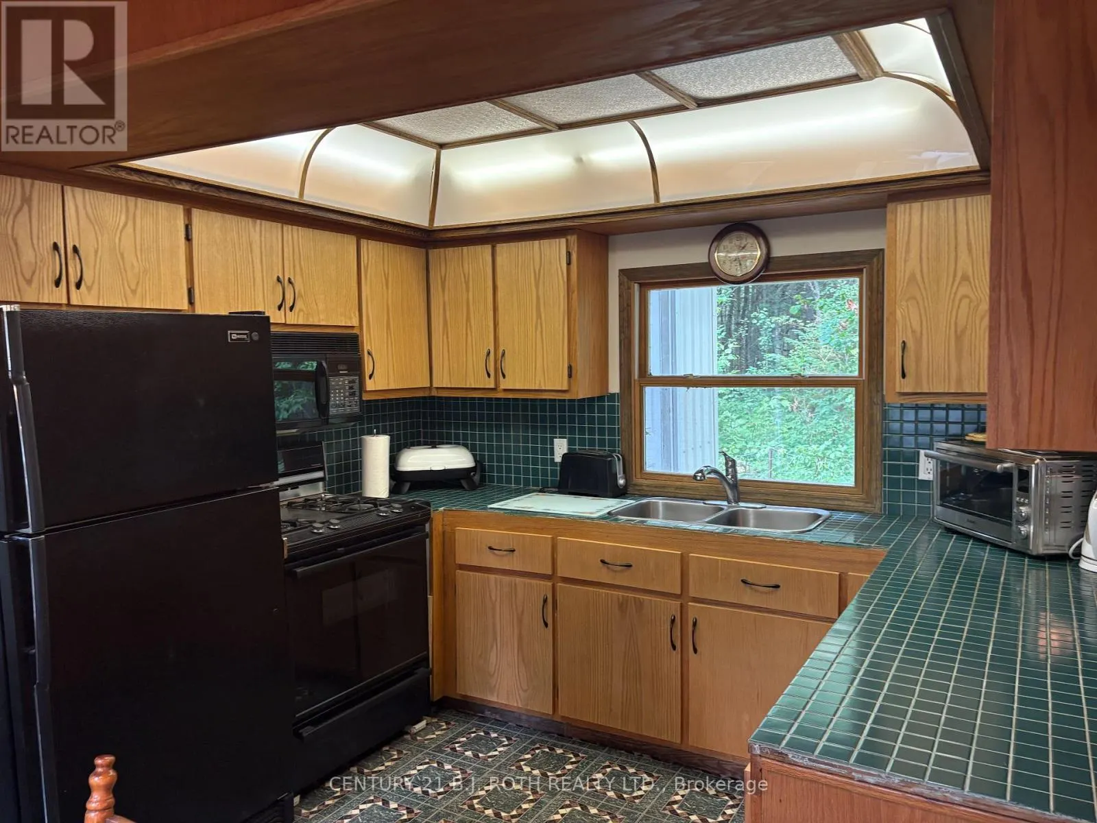 81 - 5216 90 COUNTY ROAD