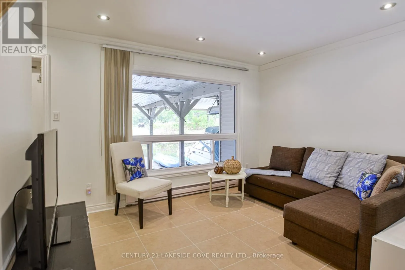 23 - 100 LAGUNA PARKWAY