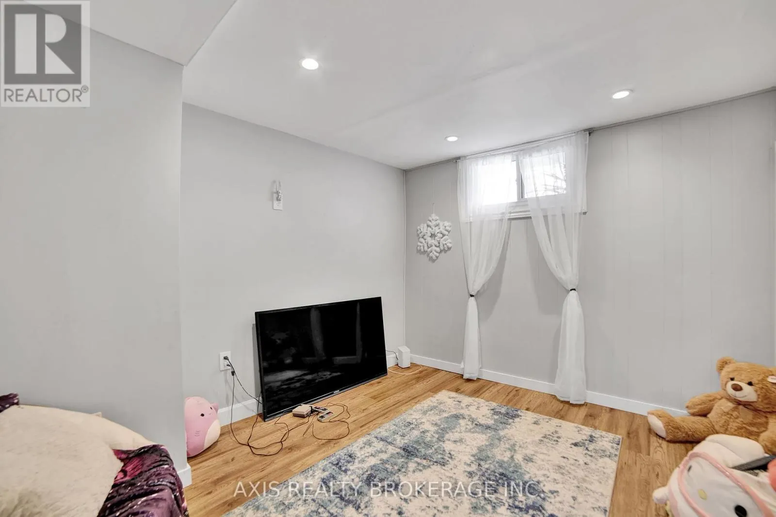146 WOODLAND DRIVE