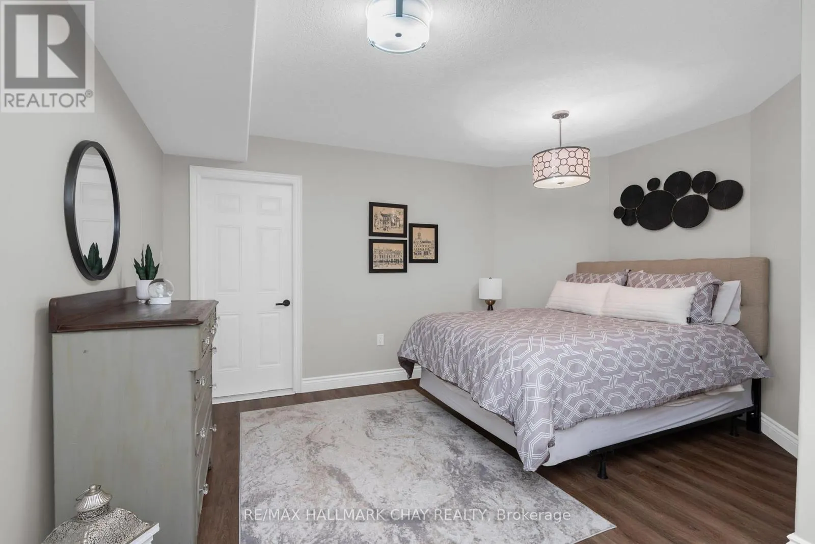 146 LAKESHORE ROAD W