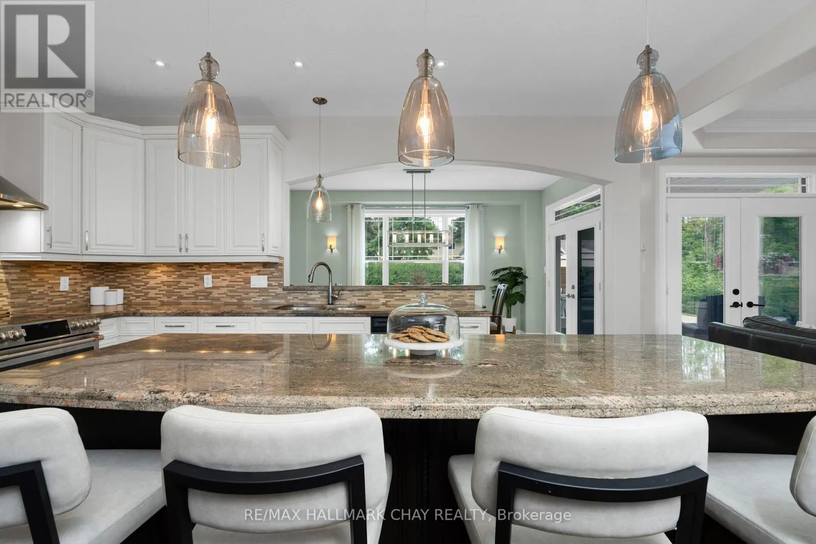 146 LAKESHORE ROAD W