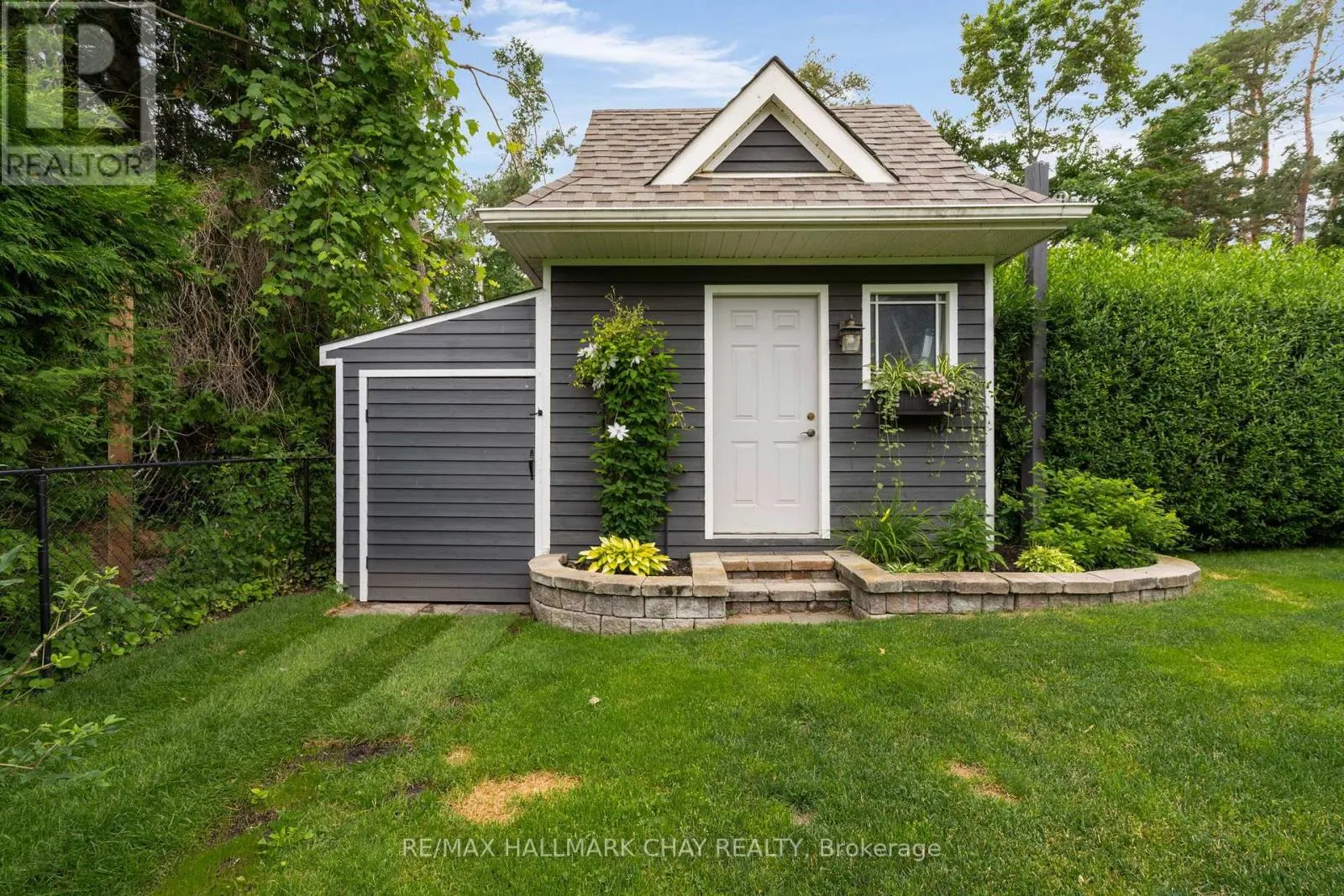 146 LAKESHORE ROAD W