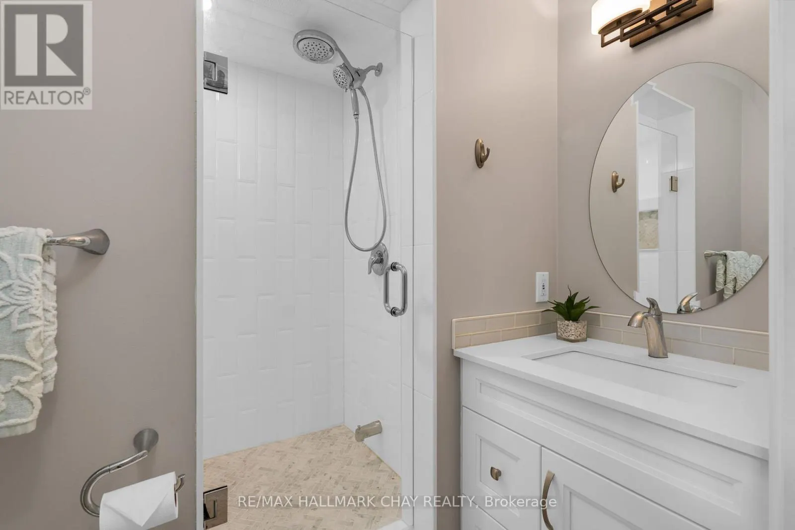 146 LAKESHORE ROAD W