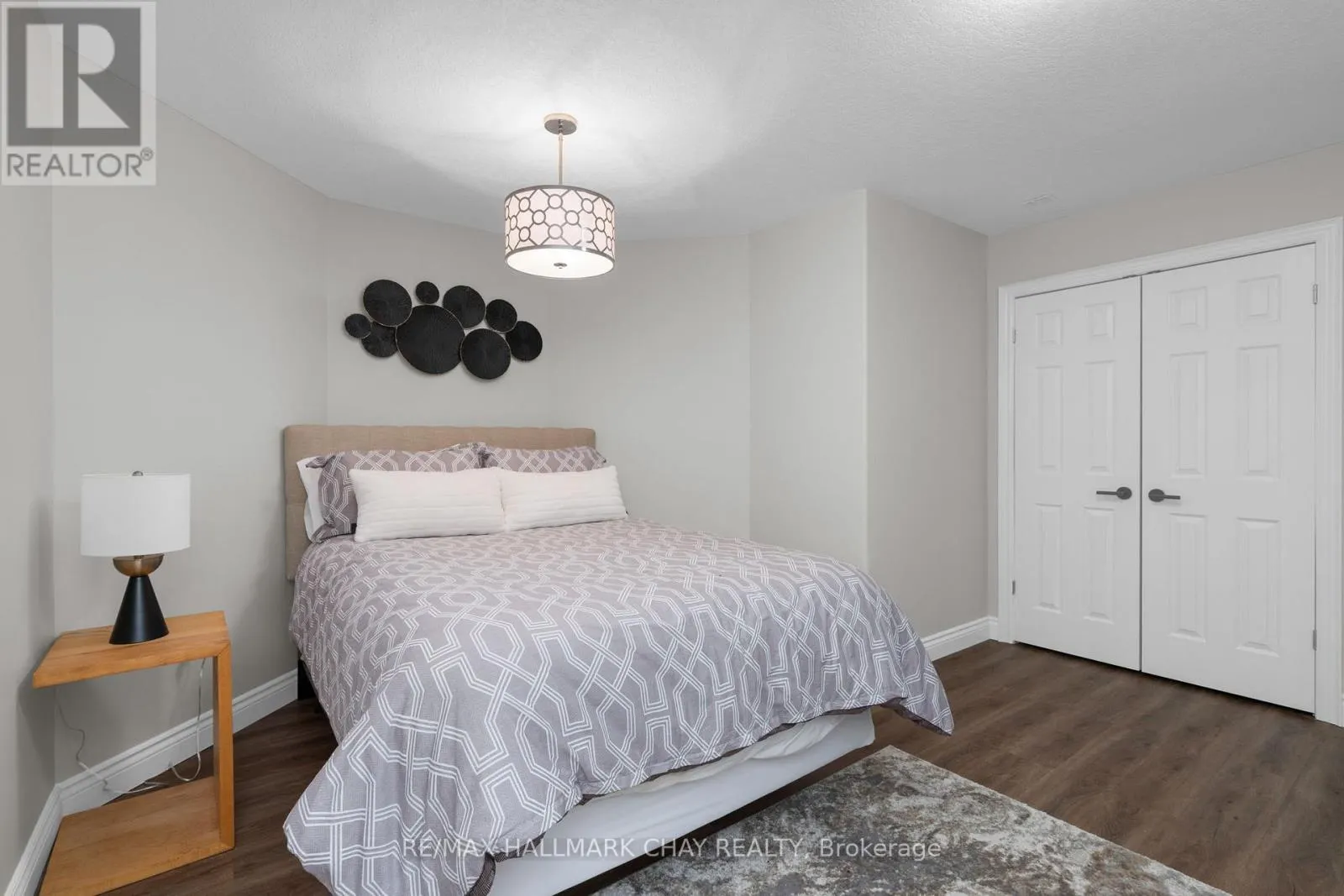 146 LAKESHORE ROAD W