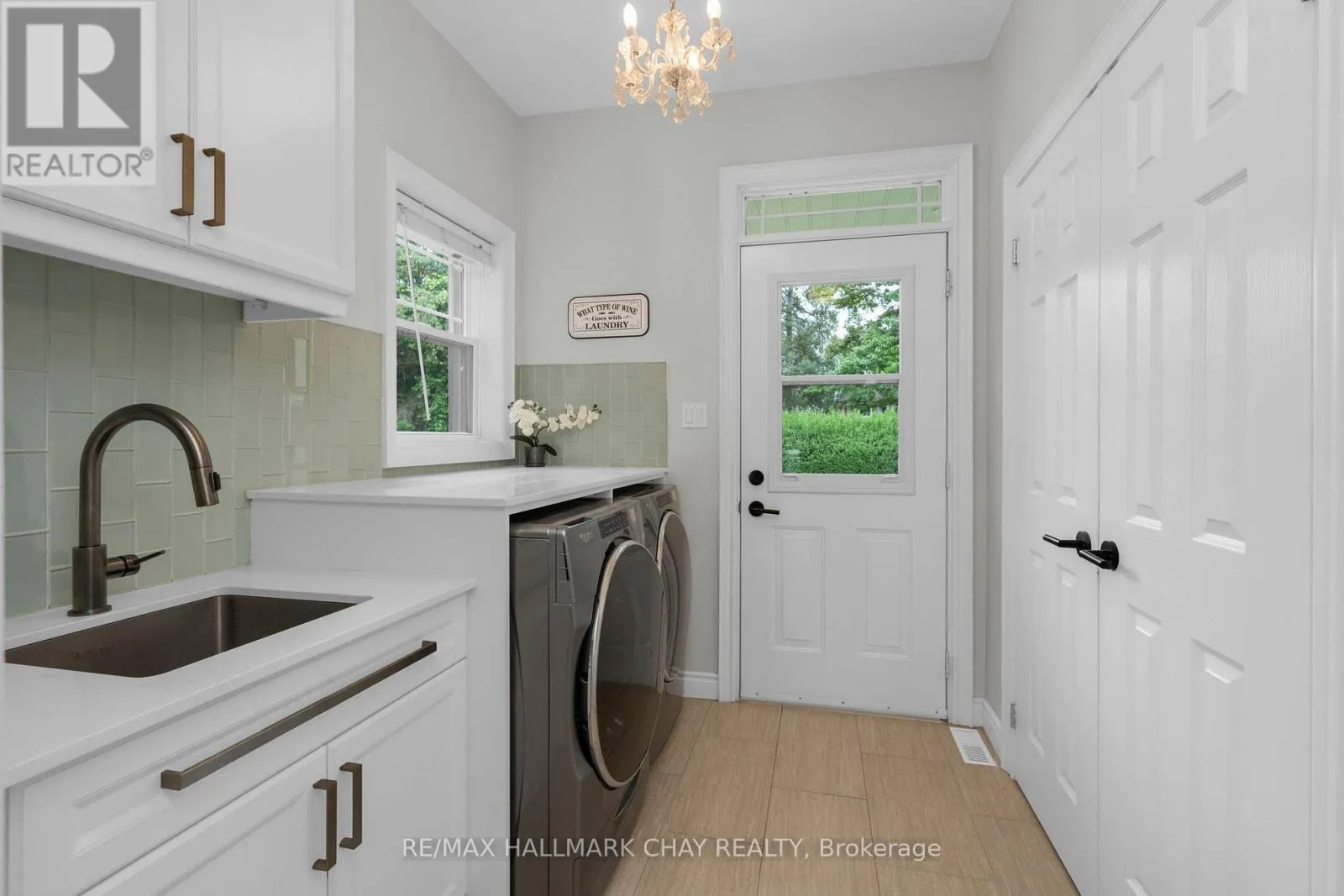 146 LAKESHORE ROAD W