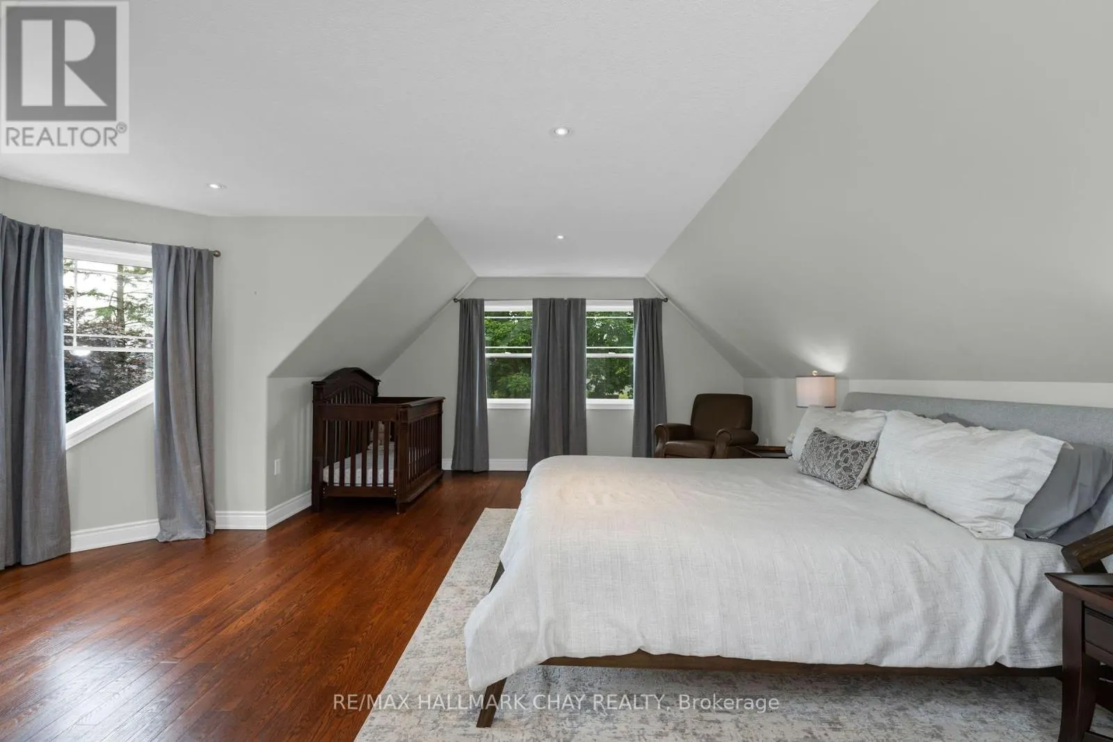 146 LAKESHORE ROAD W