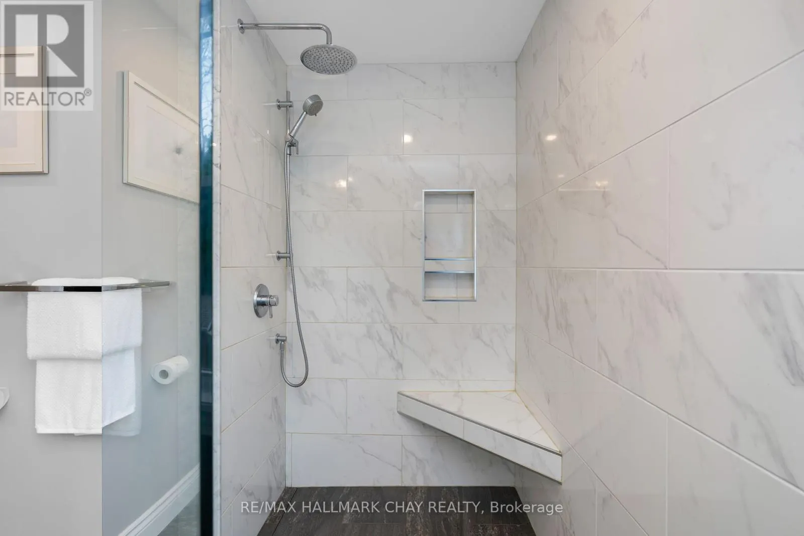 146 LAKESHORE ROAD W