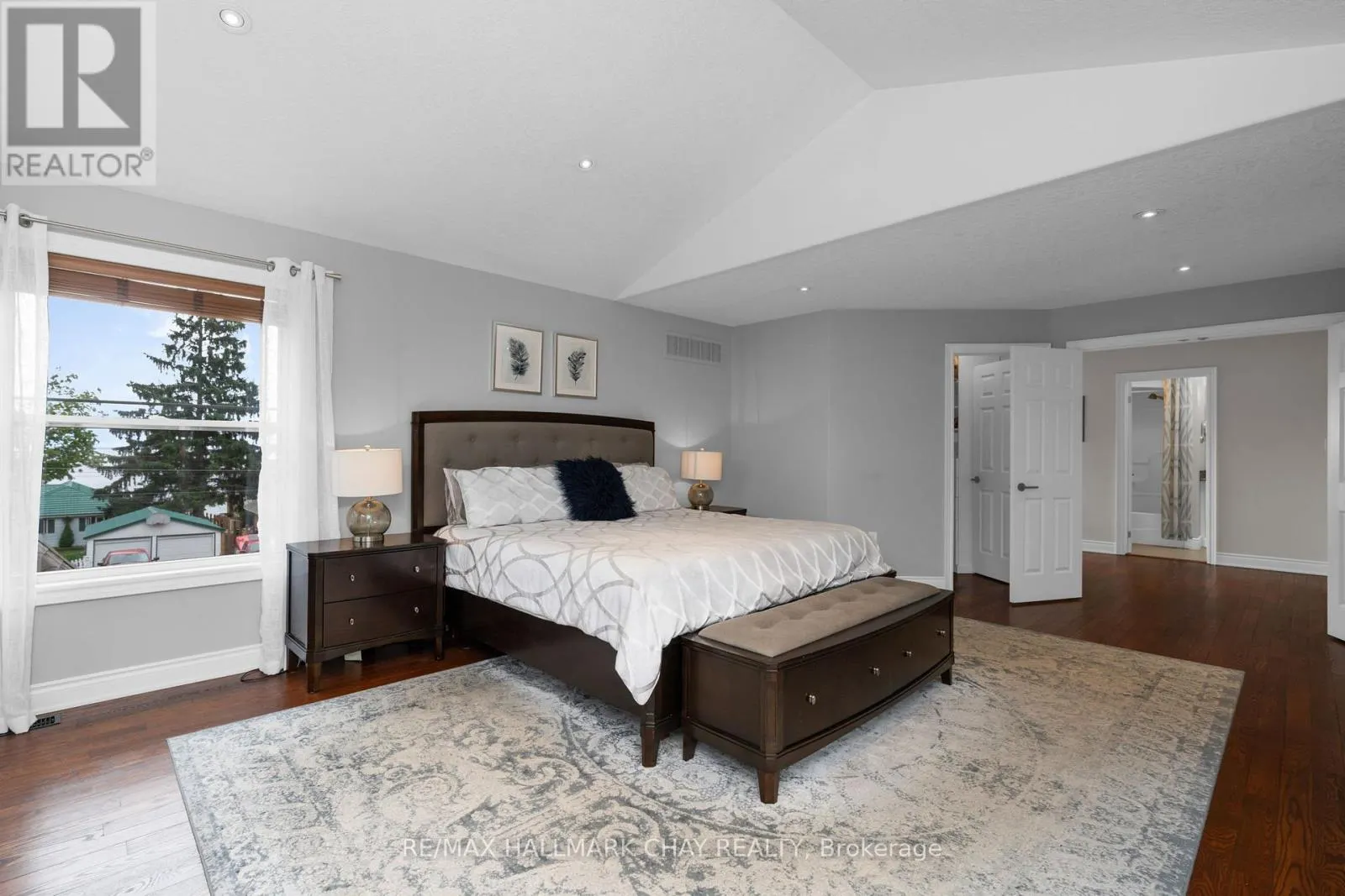 146 LAKESHORE ROAD W