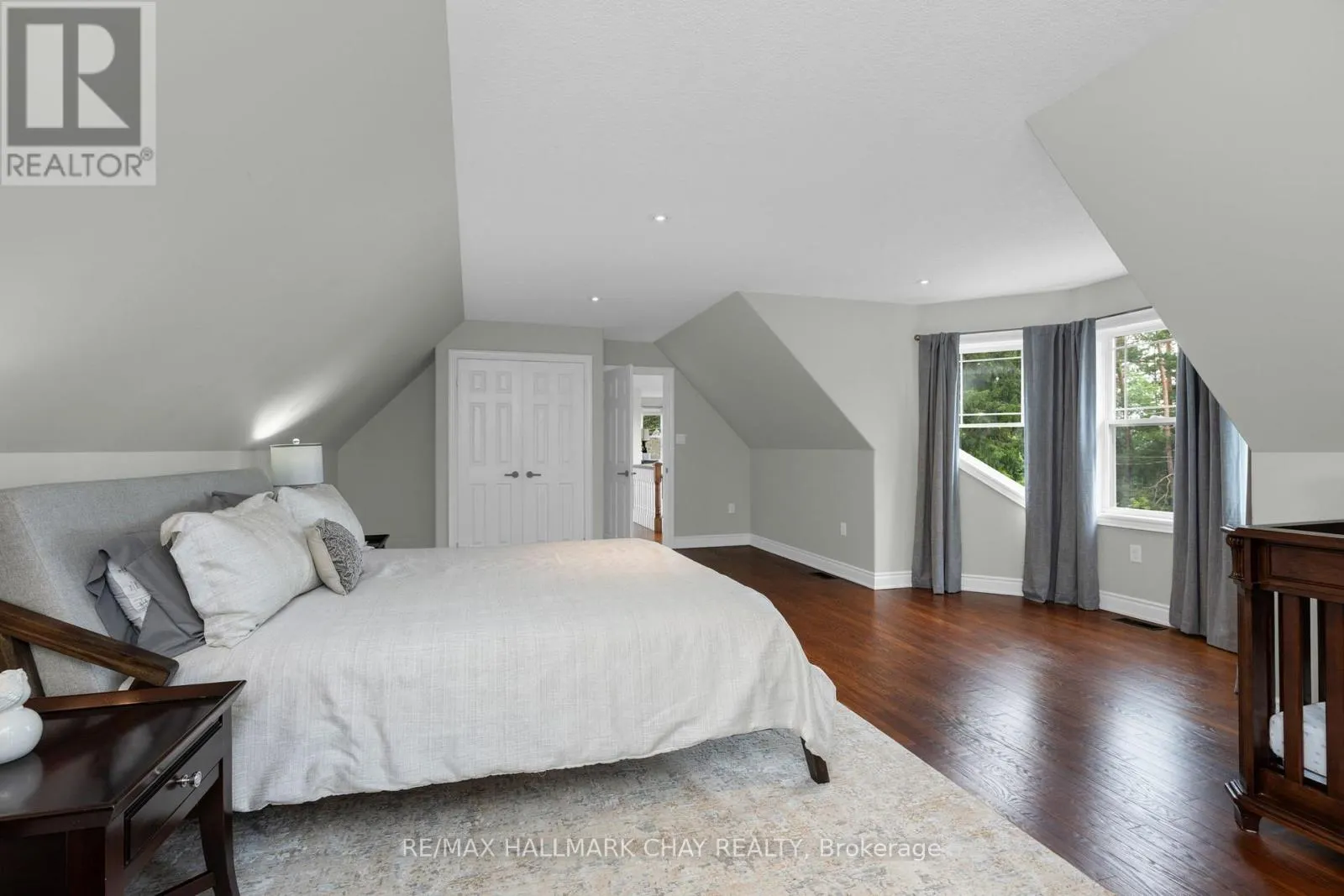146 LAKESHORE ROAD W