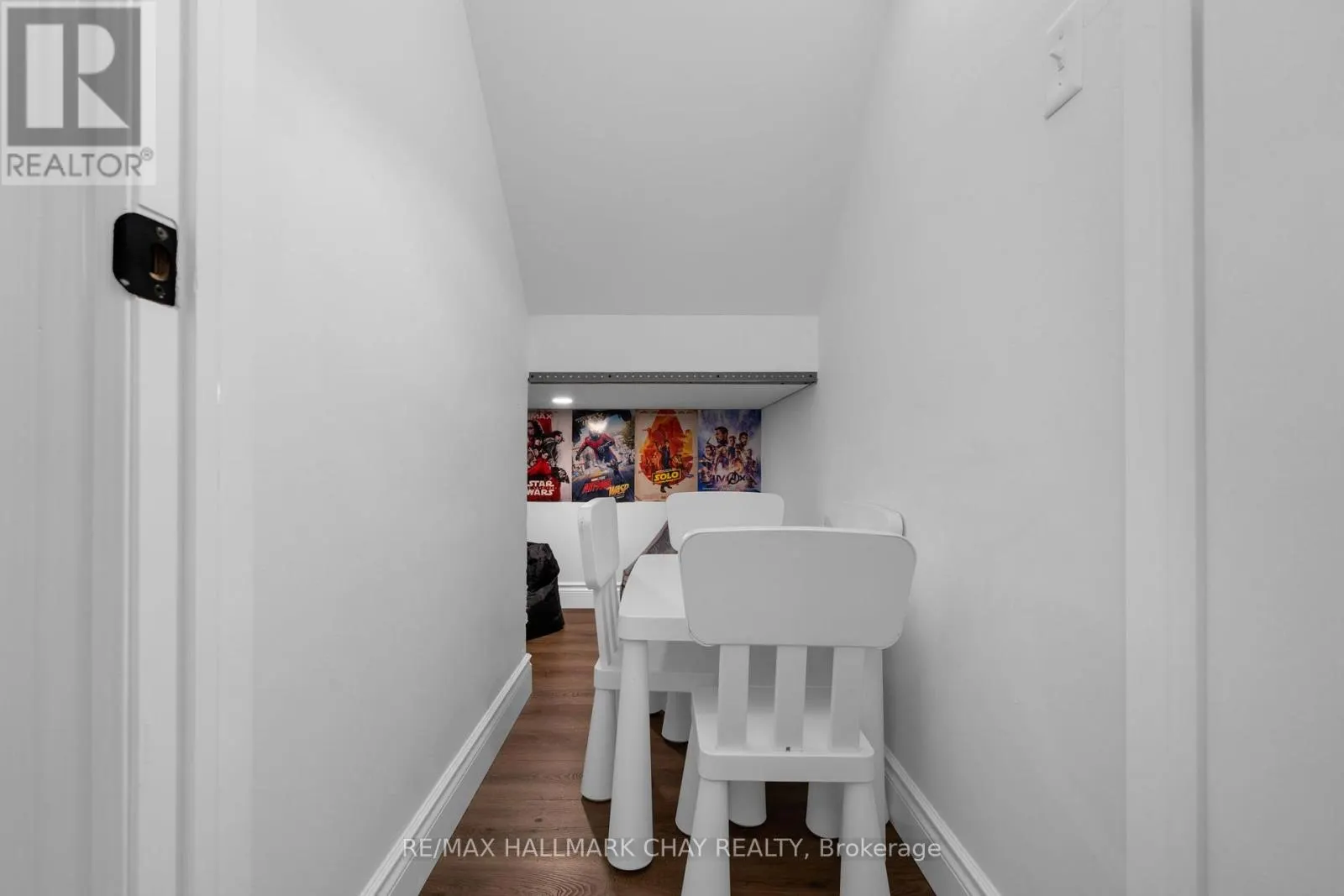 146 LAKESHORE ROAD W