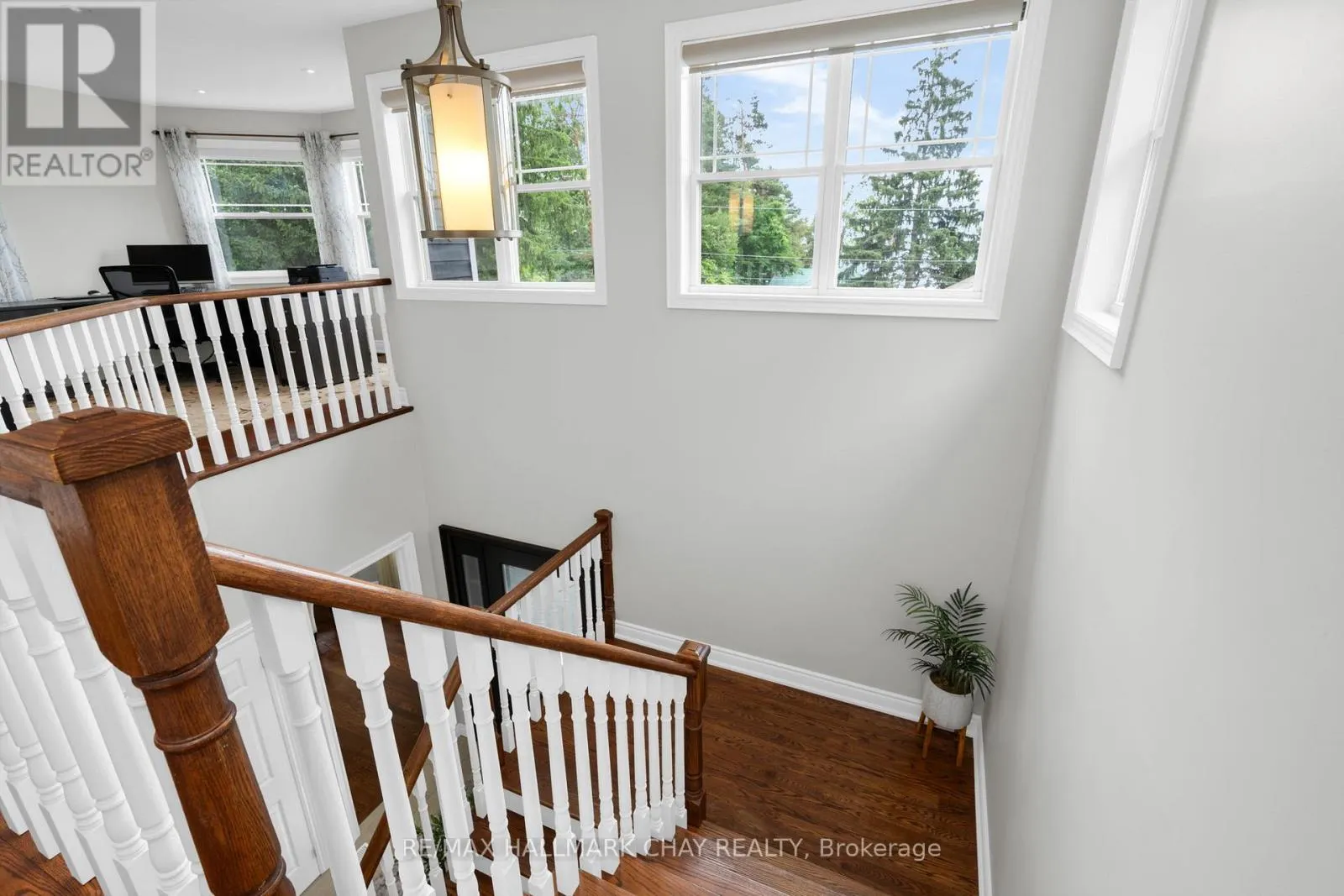 146 LAKESHORE ROAD W