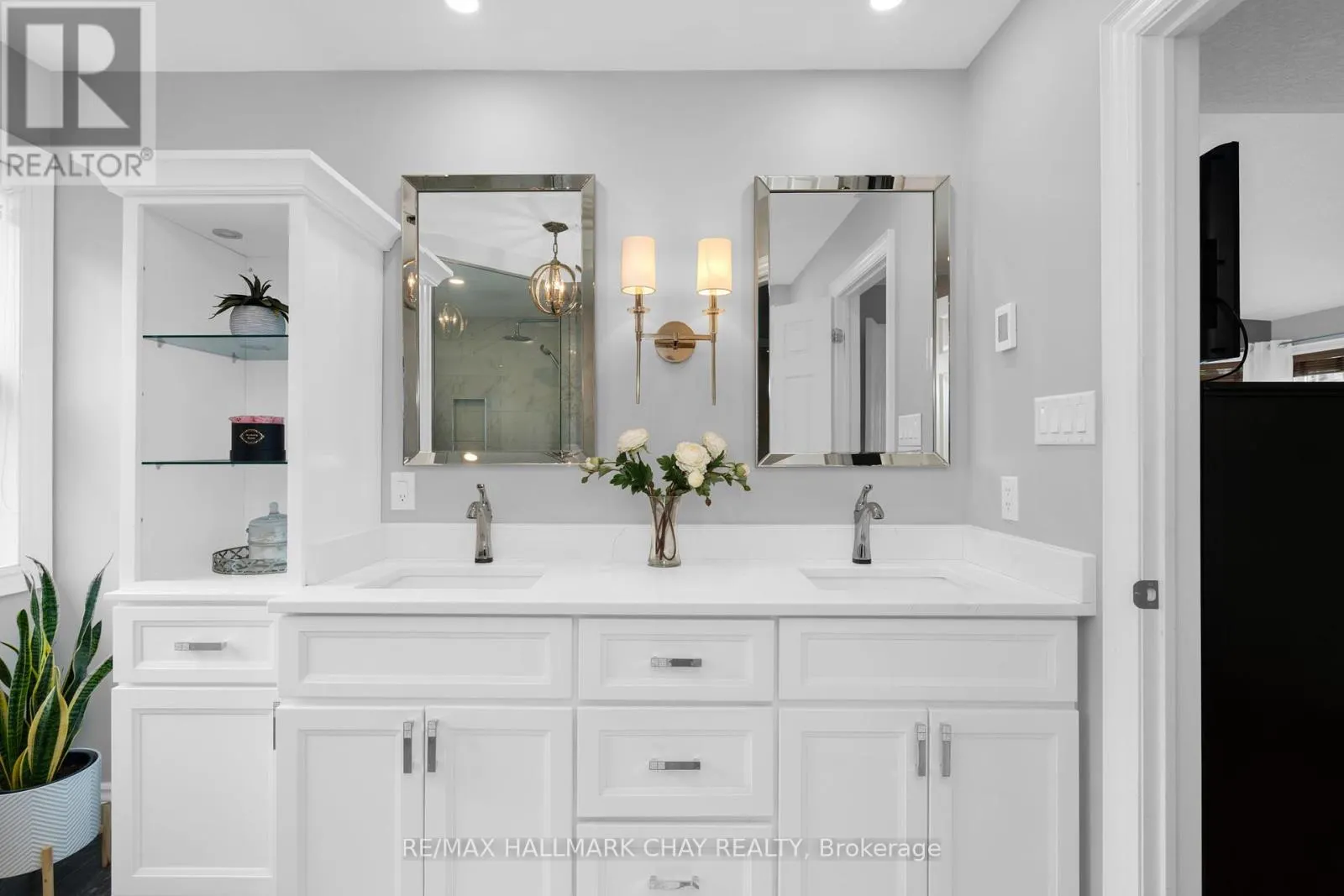 146 LAKESHORE ROAD W